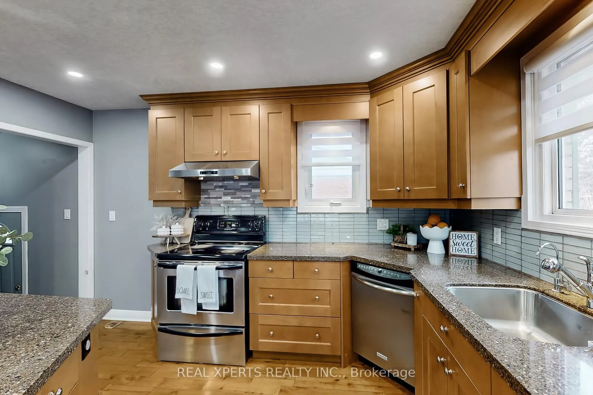 Photo 18 of 200 Rosemount Drive, Kitchener, Rosemount — HOMEH