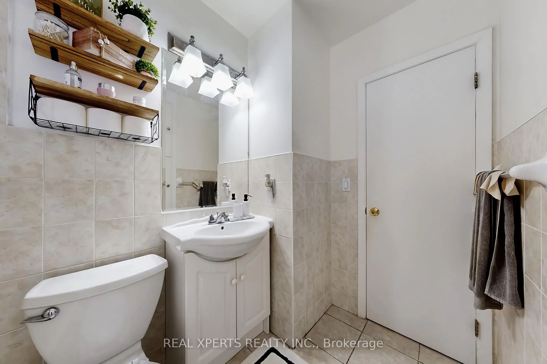 Photo 32 of 200 Rosemount Drive, Kitchener, Rosemount — HOMEH