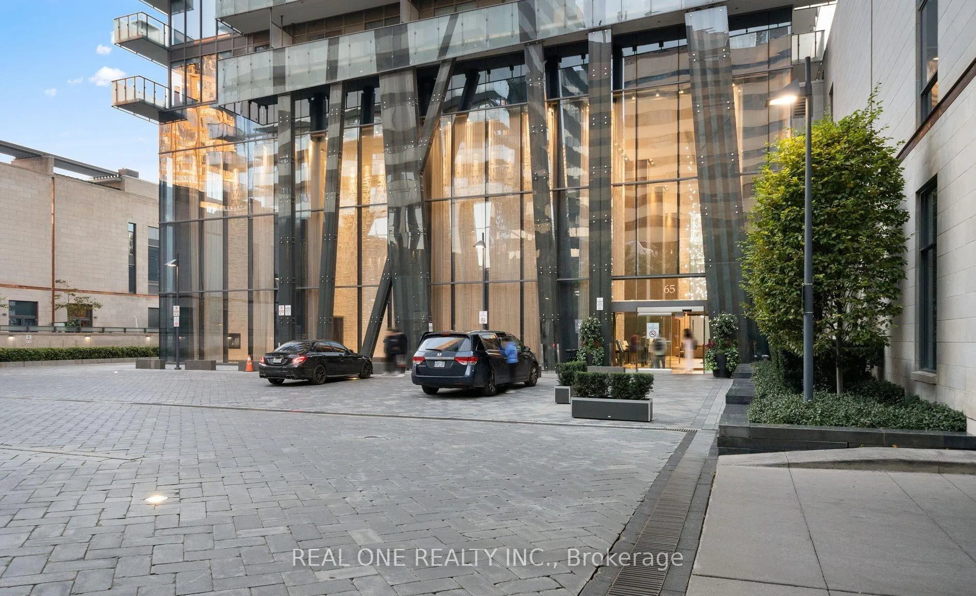 Photo 5 of Unit 2304, 65 St Mary Street, Toronto, Bay Street Corridor — HOMEH