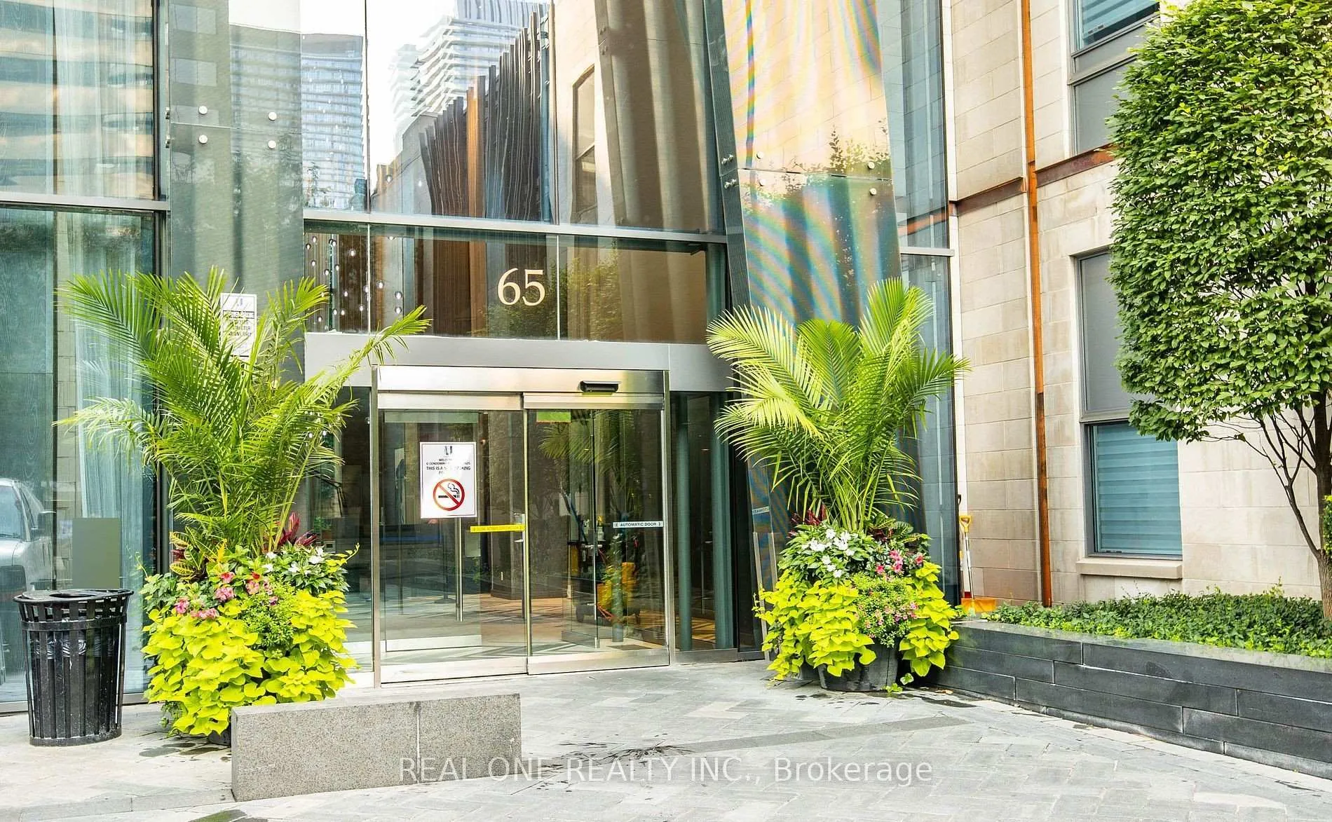 Photo 6 of Unit 2304, 65 St Mary Street, Toronto, Bay Street Corridor — HOMEH
