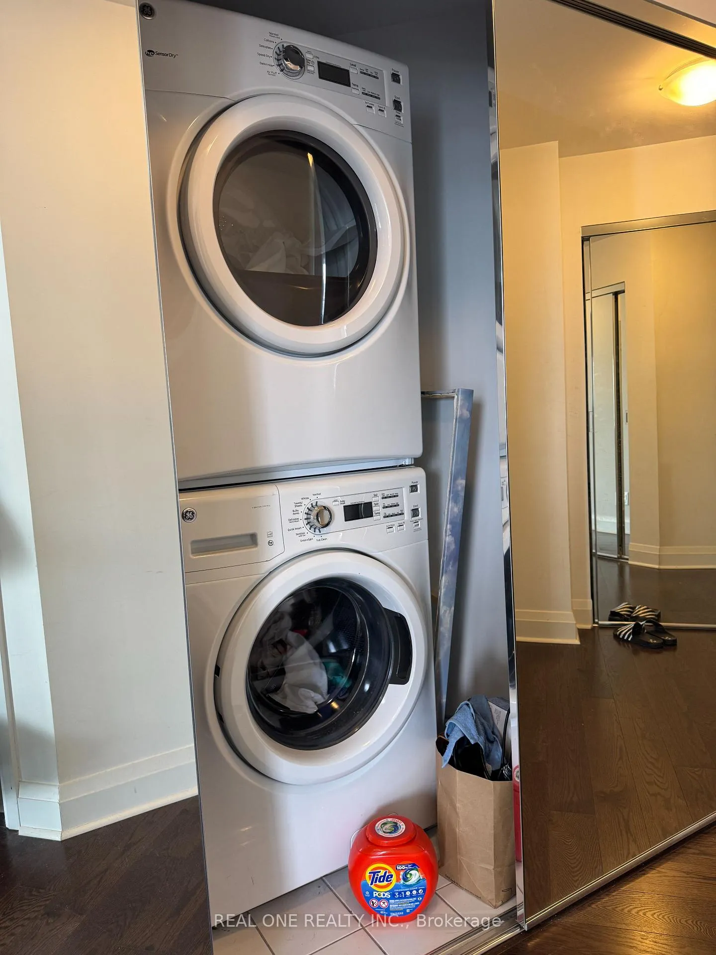 Photo 38 of Unit 2304, 65 St Mary Street, Toronto, Bay Street Corridor — HOMEH