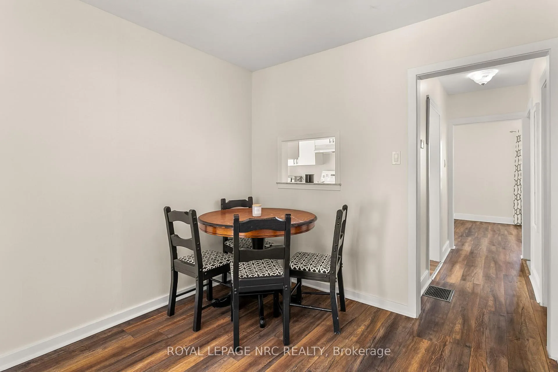 Photo 11 of 5608 Byng Avenue, Niagara Falls, Hospital — HOMEH