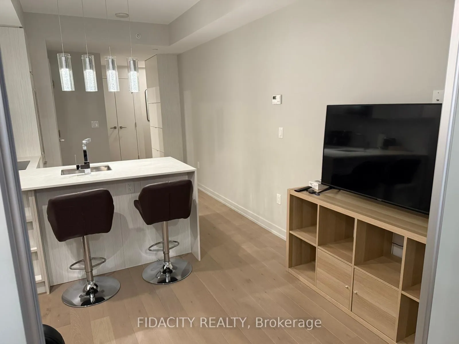Photo 3 of Unit 1002, 101 Queen Street, Ottawa, Ottawa Centre — HOMEH