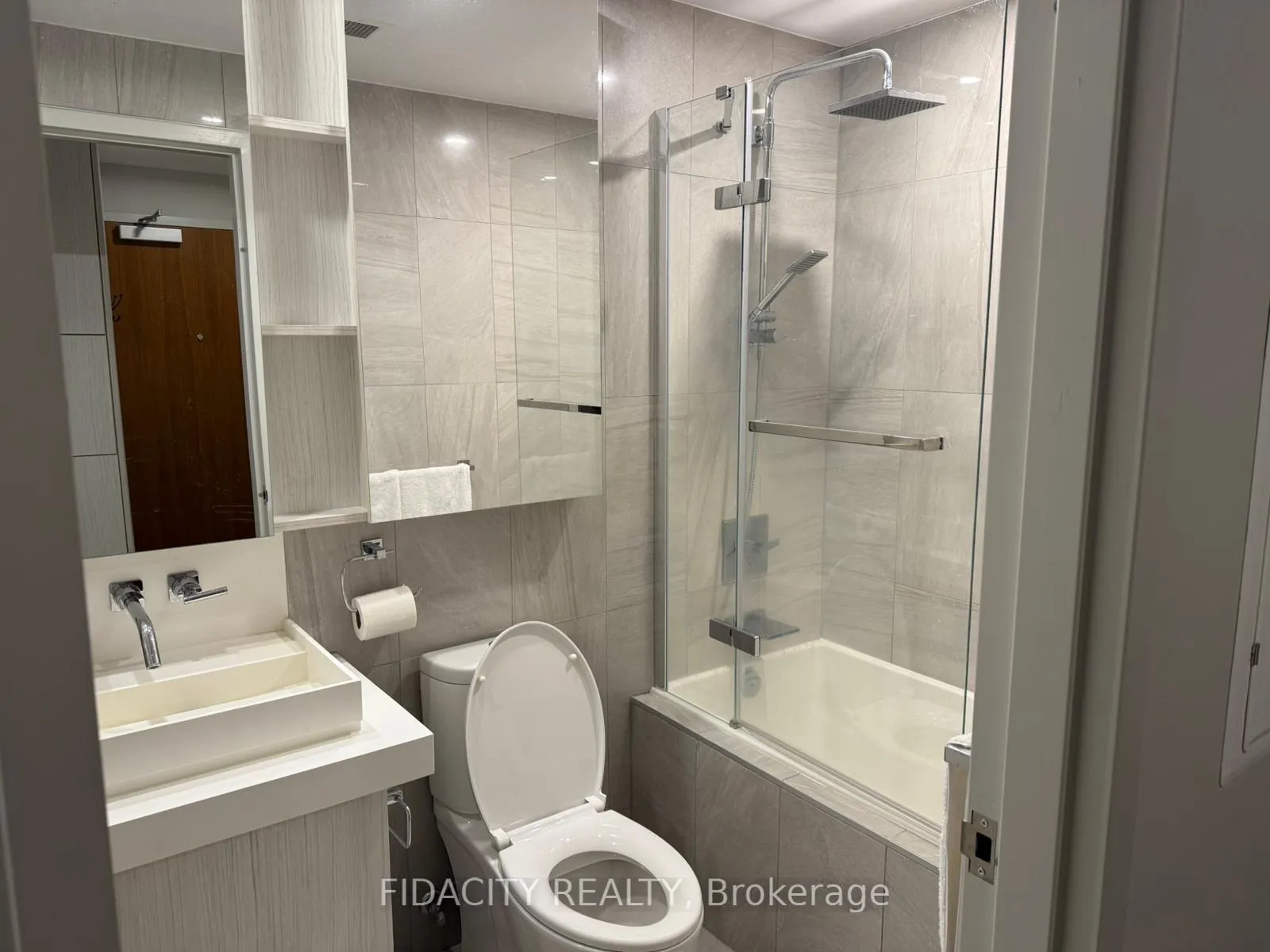 Photo 5 of Unit 1002, 101 Queen Street, Ottawa, Ottawa Centre — HOMEH
