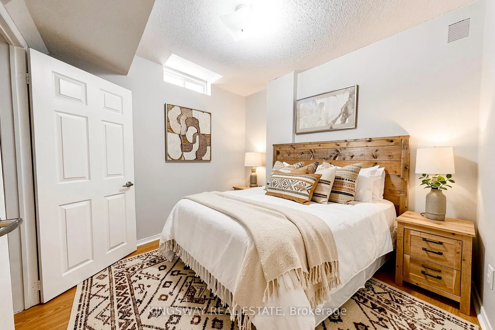 Photo 9 of 84 Abbotsbury Drive, Brampton, Credit Valley — HOMEH