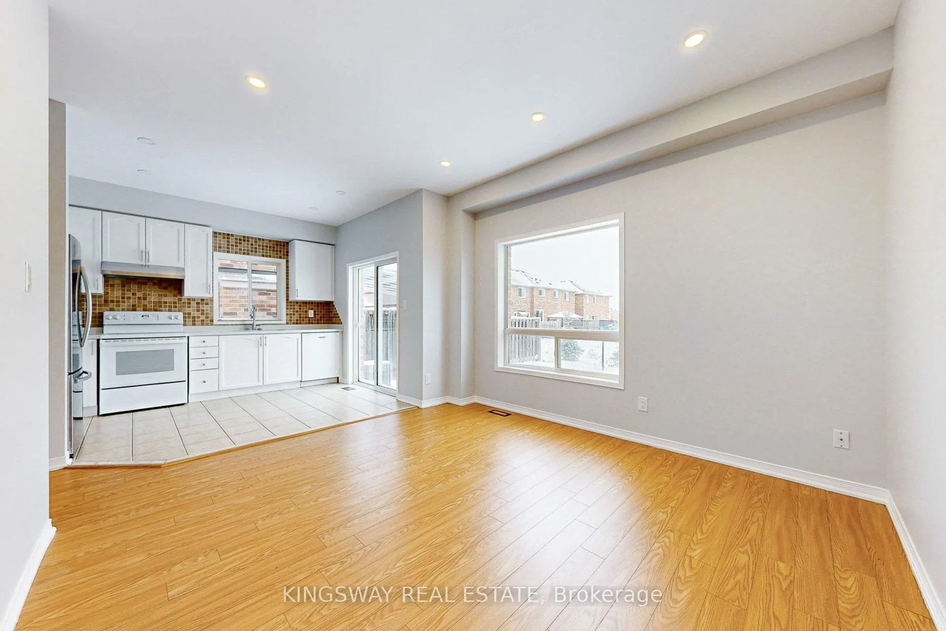 Photo 13 of 84 Abbotsbury Drive, Brampton, Credit Valley — HOMEH