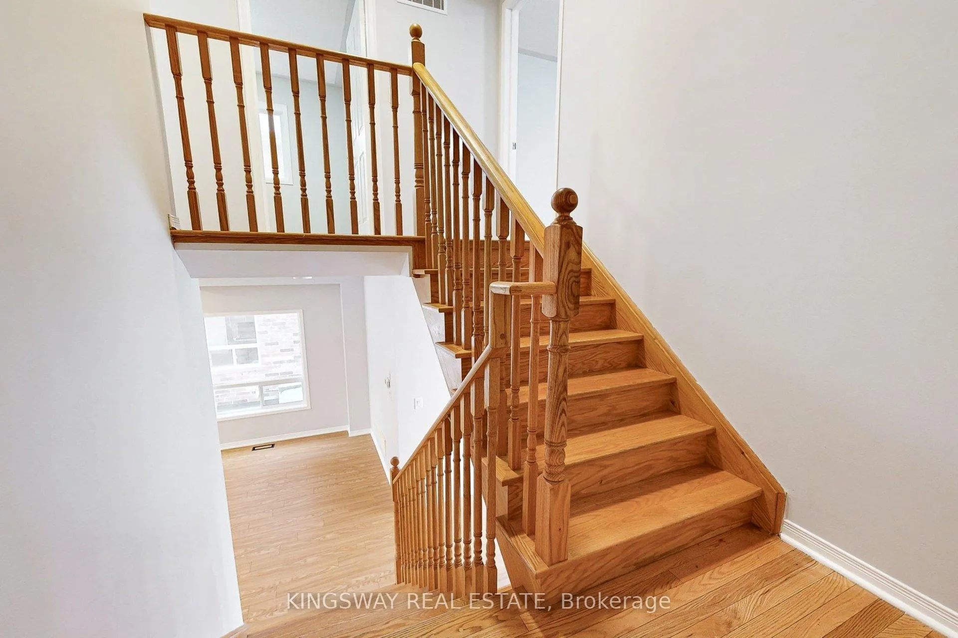 Photo 15 of 84 Abbotsbury Drive, Brampton, Credit Valley — HOMEH