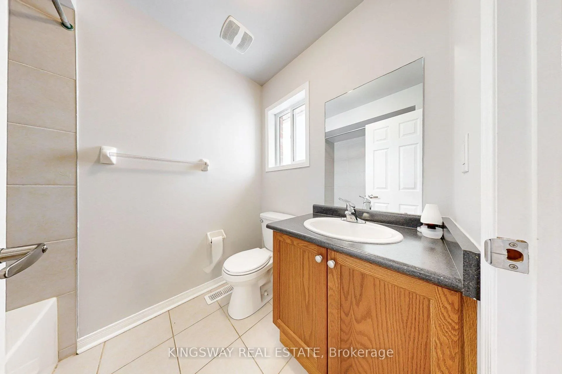Photo 18 of 84 Abbotsbury Drive, Brampton, Credit Valley — HOMEH
