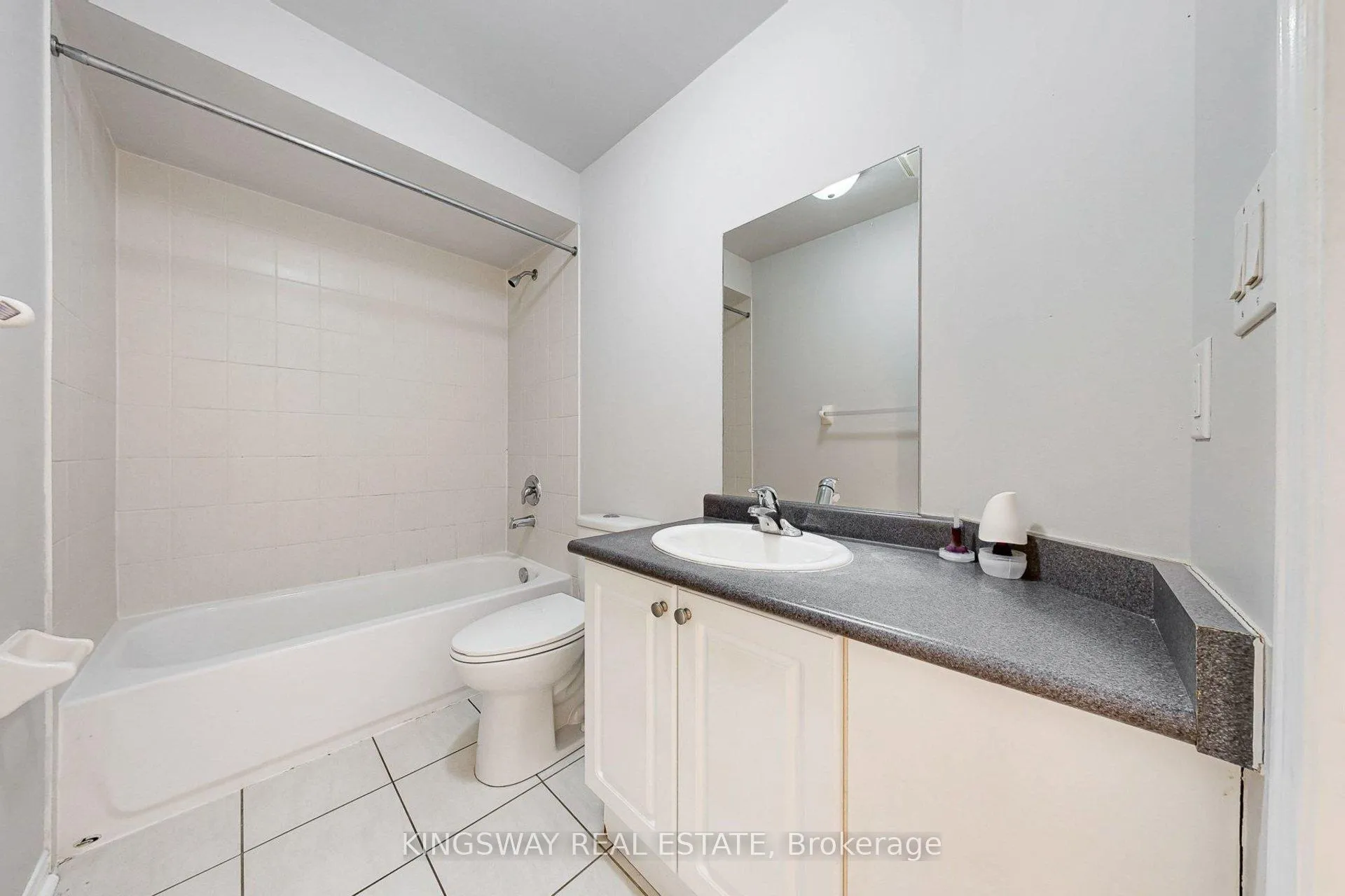 Photo 21 of 84 Abbotsbury Drive, Brampton, Credit Valley — HOMEH