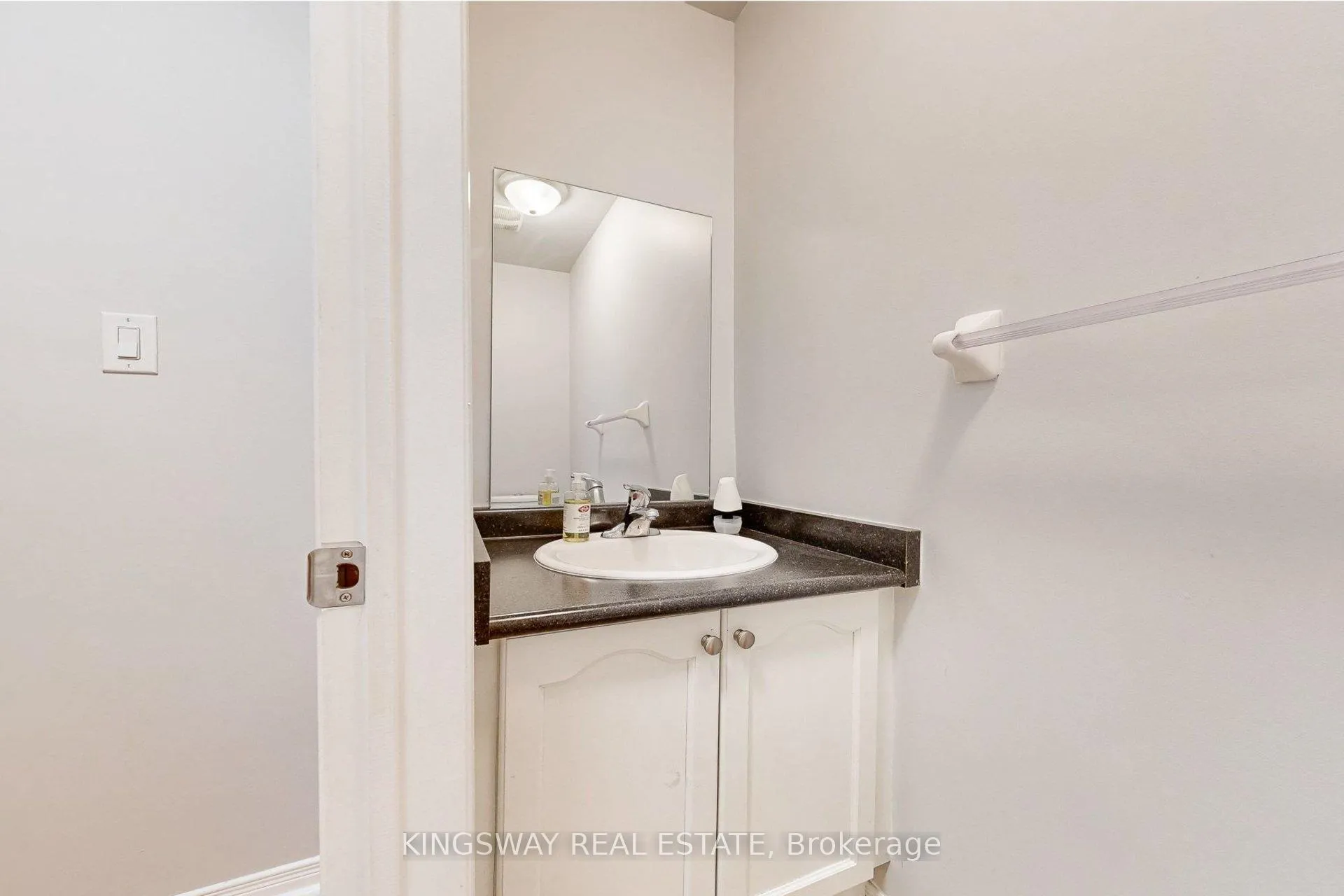 Photo 26 of 84 Abbotsbury Drive, Brampton, Credit Valley — HOMEH