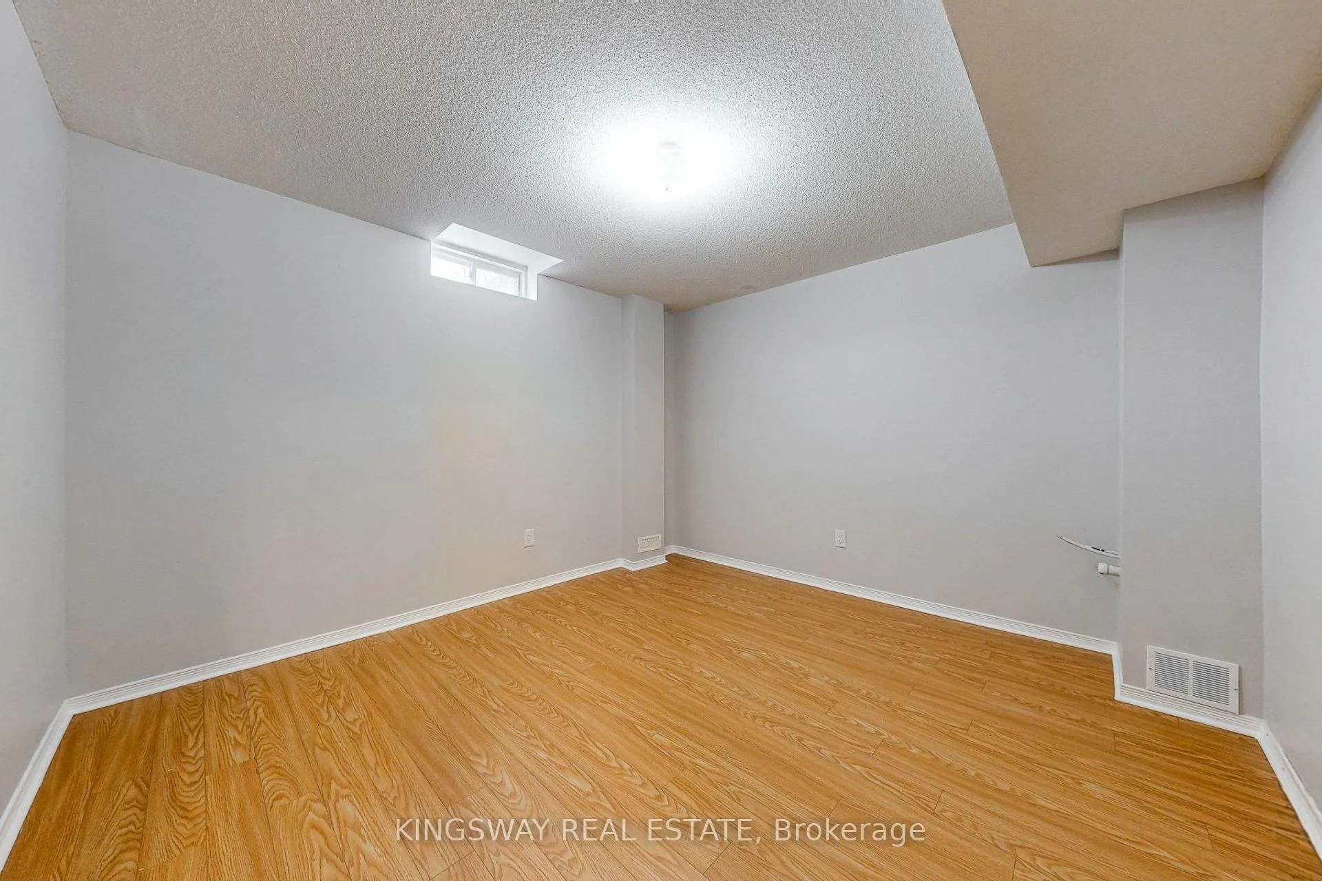 Photo 28 of 84 Abbotsbury Drive, Brampton, Credit Valley — HOMEH