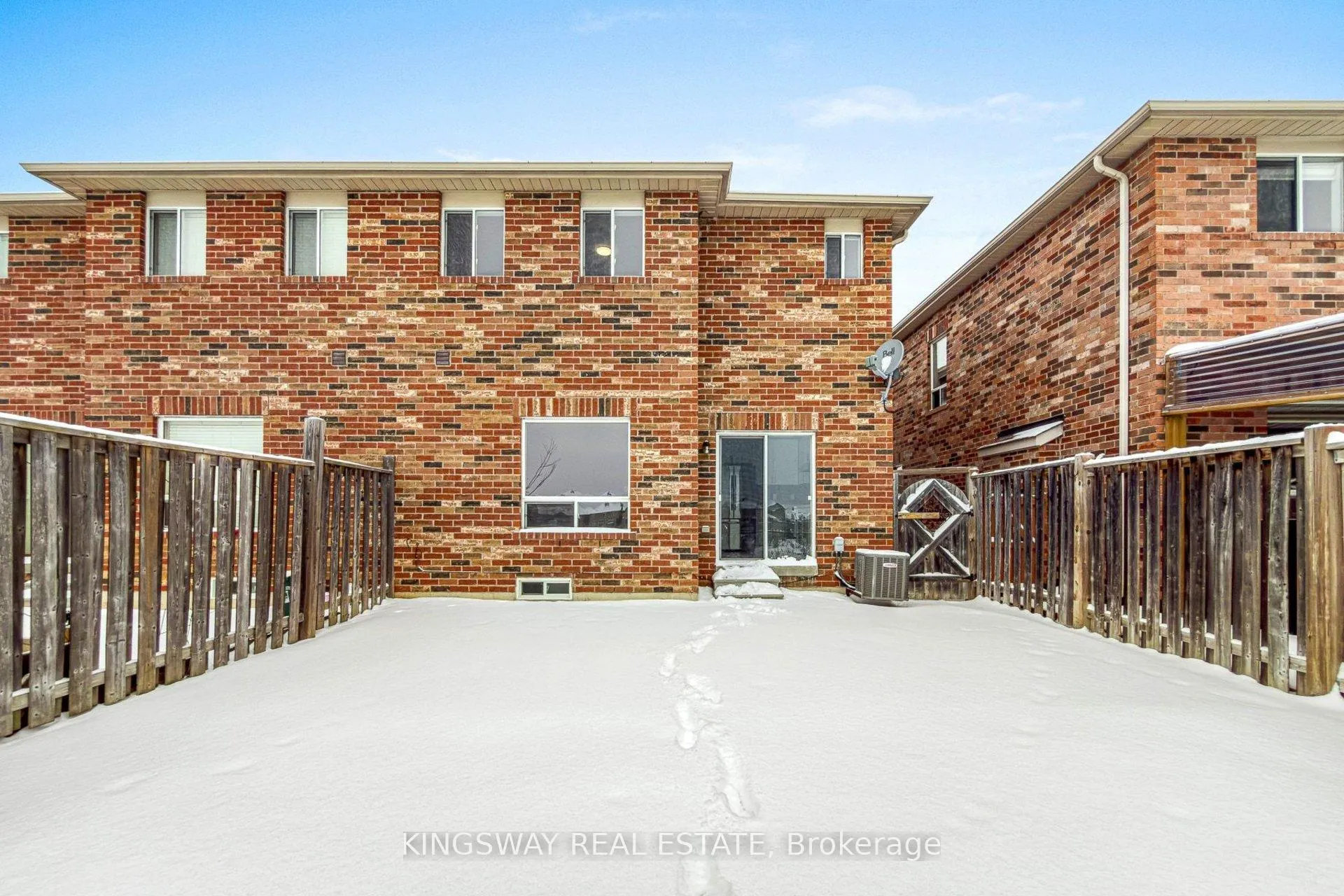 Photo 32 of 84 Abbotsbury Drive, Brampton, Credit Valley — HOMEH