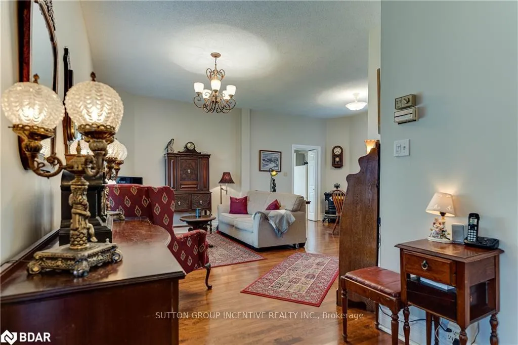Photo 5 of 22 Queen Street, Innisfil, Cookstown — HOMEH
