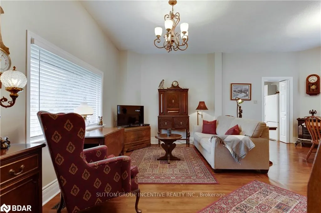 Photo 6 of 22 Queen Street, Innisfil, Cookstown — HOMEH