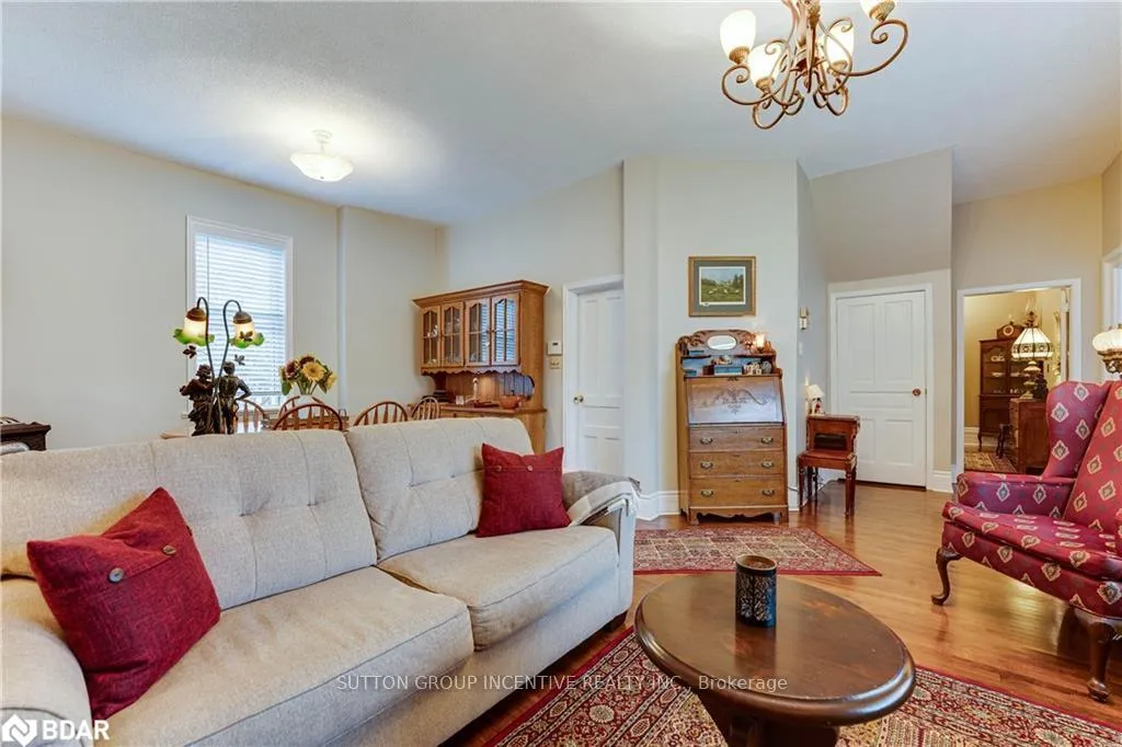 Photo 8 of 22 Queen Street, Innisfil, Cookstown — HOMEH