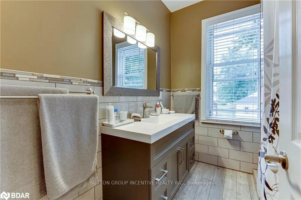 Photo 24 of 22 Queen Street, Innisfil, Cookstown — HOMEH