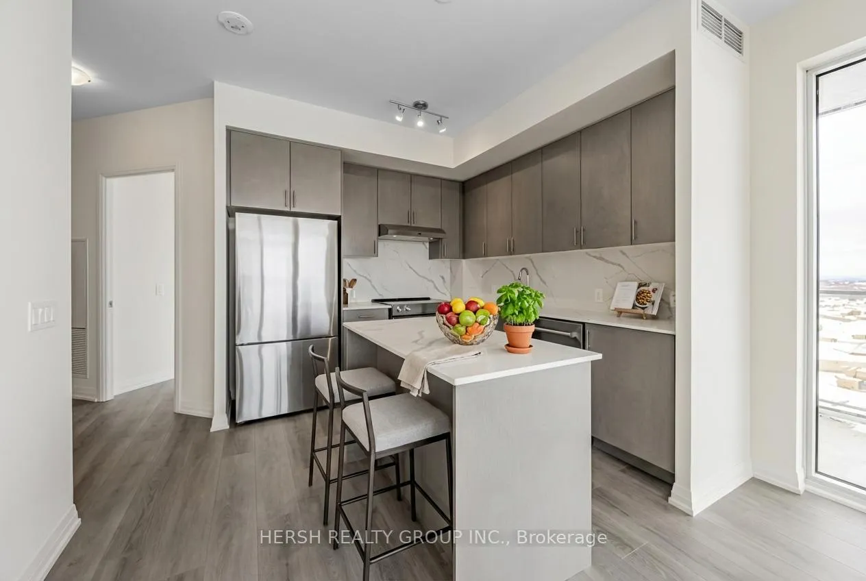 Photo 2 of Unit 821, 9000 Jane Street, Vaughan, Concord — HOMEH