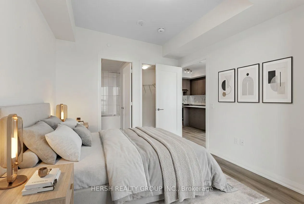 Photo 4 of Unit 821, 9000 Jane Street, Vaughan, Concord — HOMEH