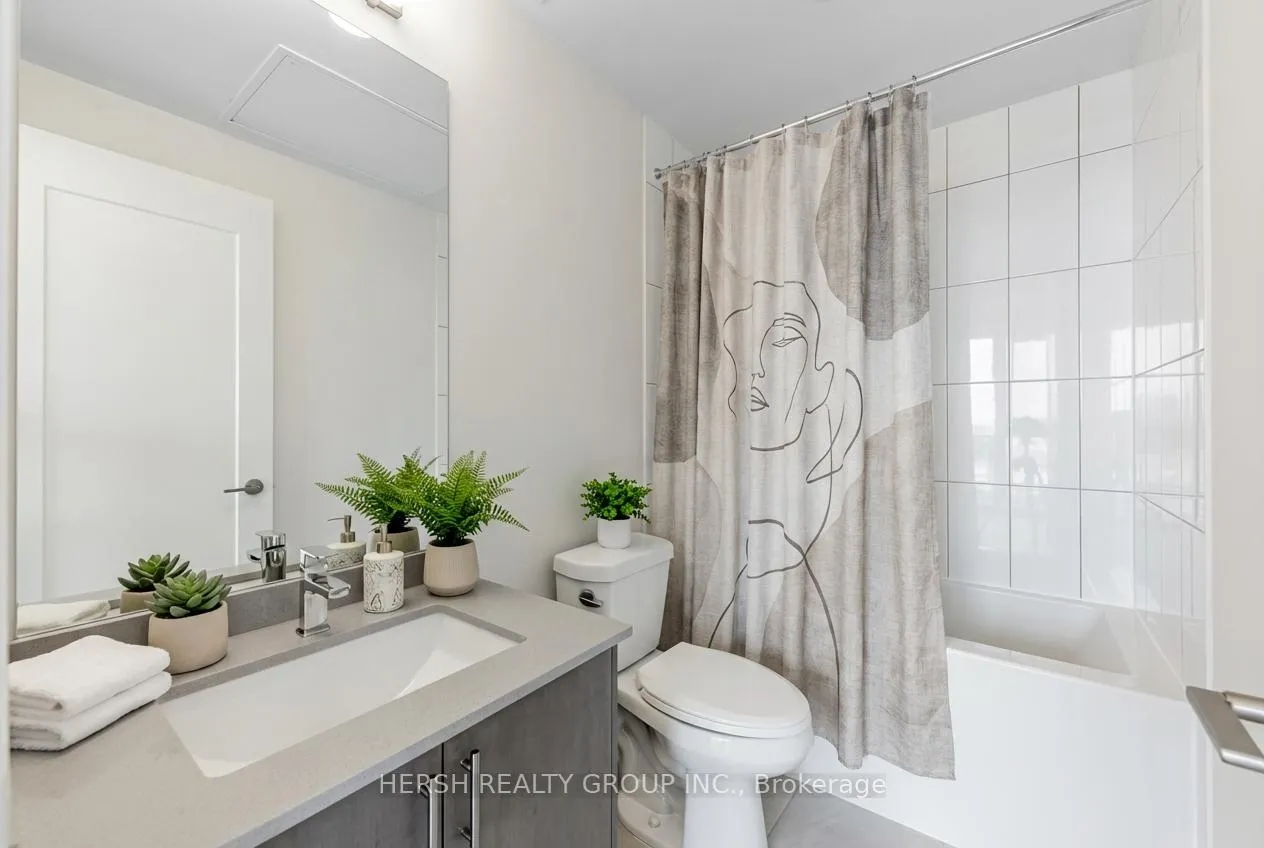 Photo 6 of Unit 821, 9000 Jane Street, Vaughan, Concord — HOMEH
