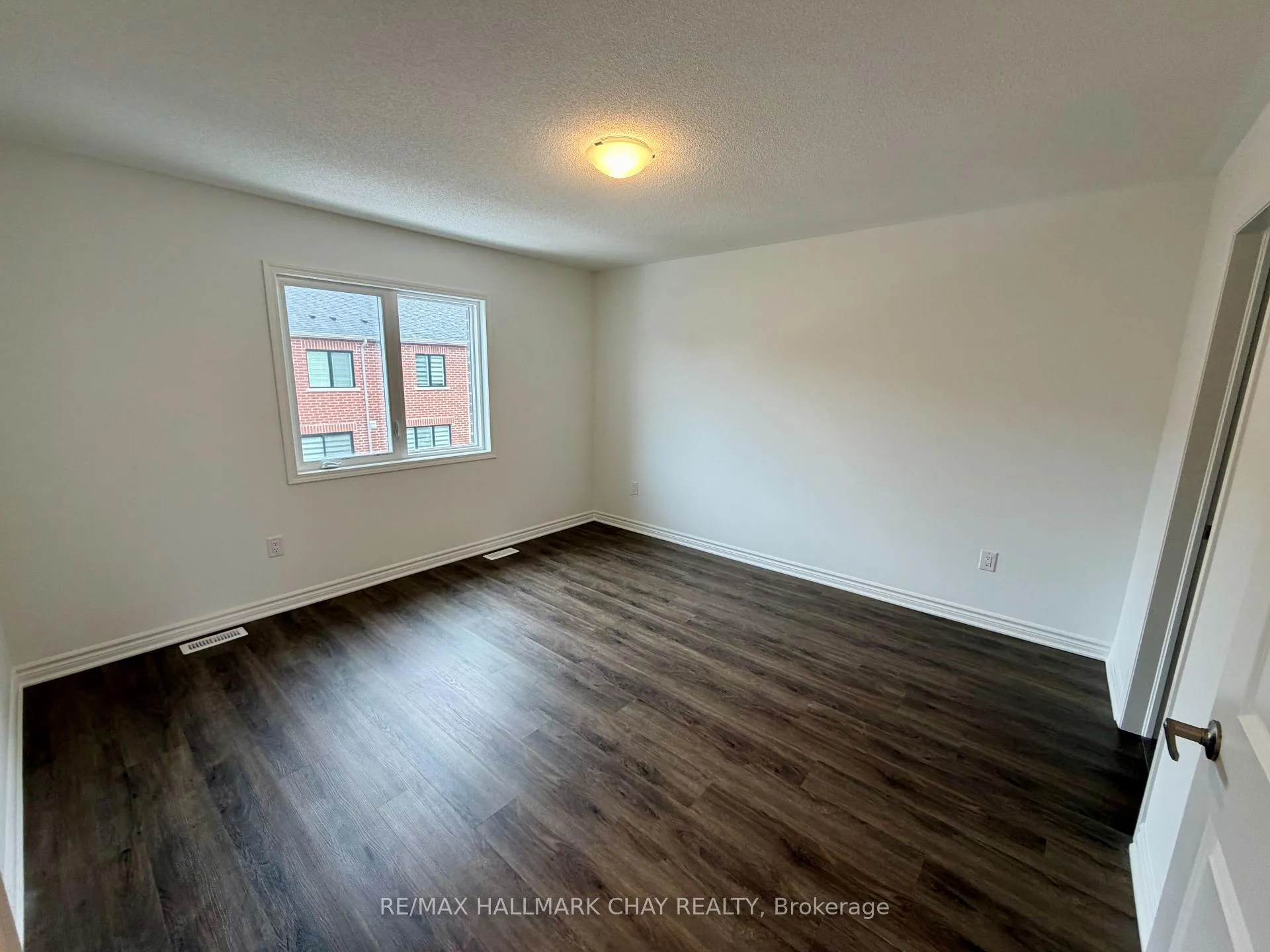 Photo 10 of 48 Foxley Heights, Barrie, Rural Barrie Southwest — HOMEH