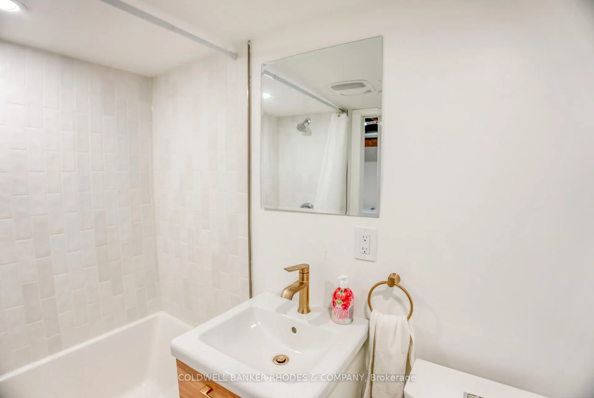 Photo 17 of 191 Springfield Road, Ottawa, Lindenlea — HOMEH