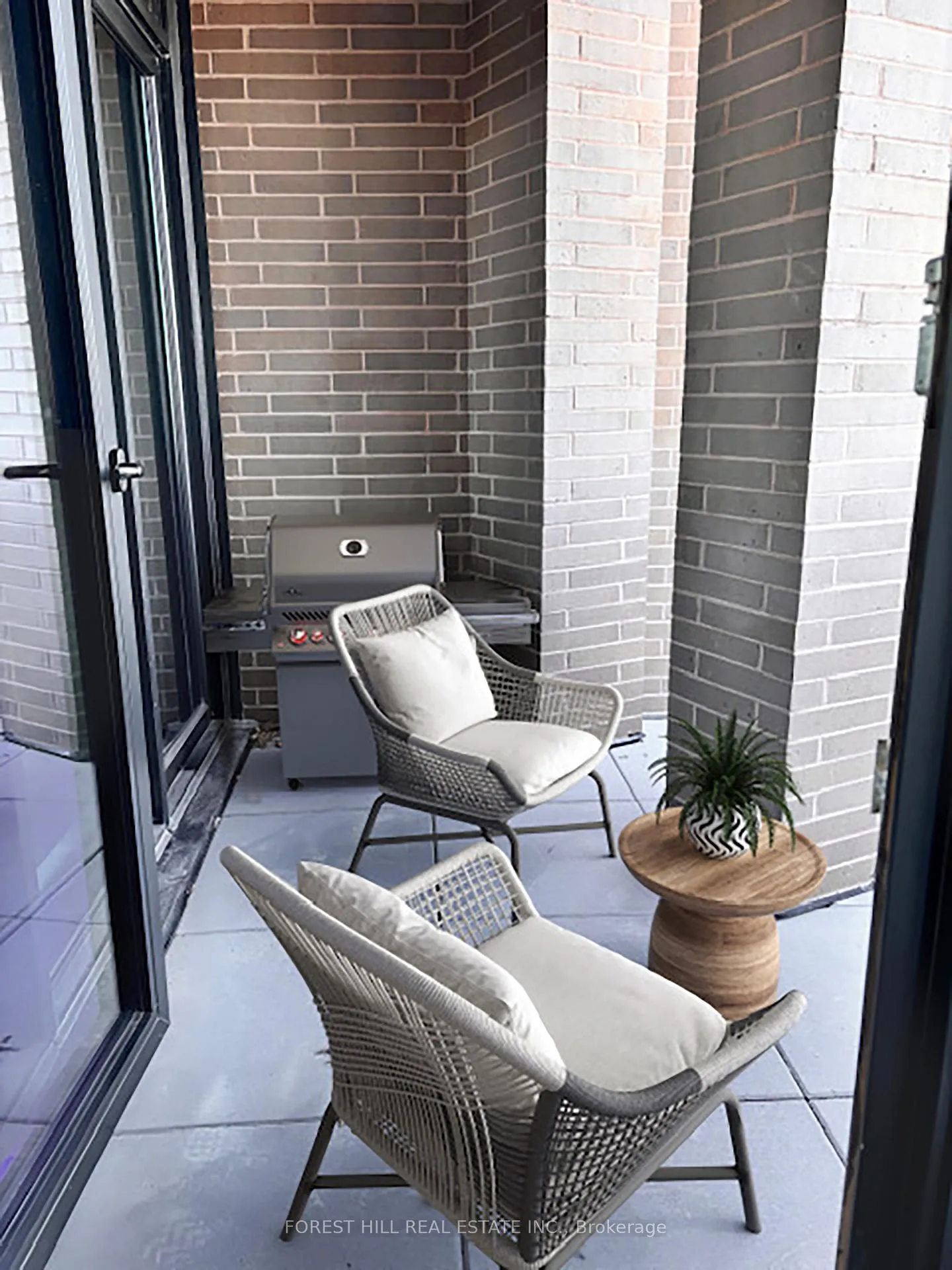 Photo 3 of Unit 505, 1720 Bayview Avenue, Toronto, Mount Pleasant East — HOMEH