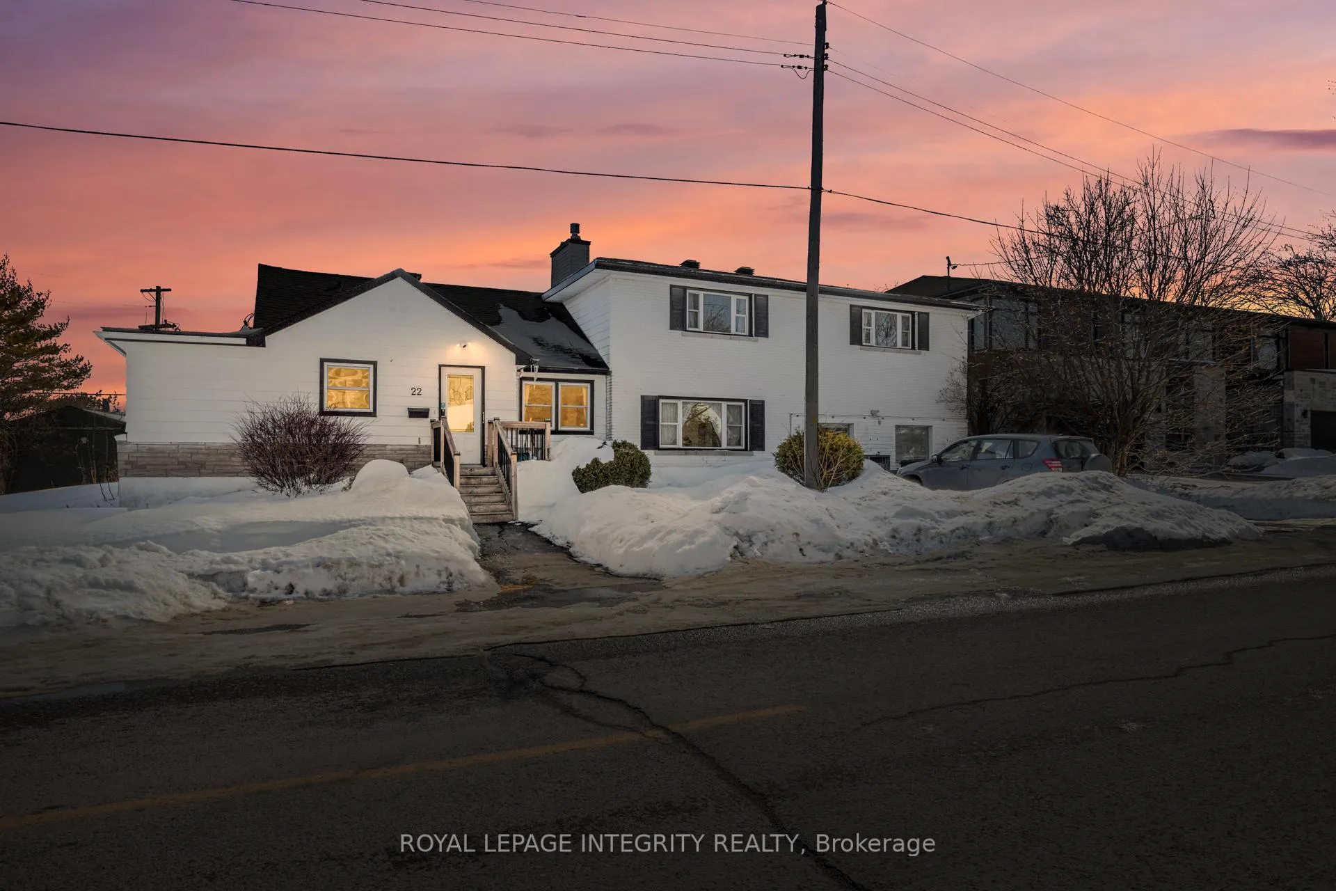 Photo 1 of 22 Rossland Avenue, Ottawa, Meadowlands/St. Claire Gardens — HOMEH