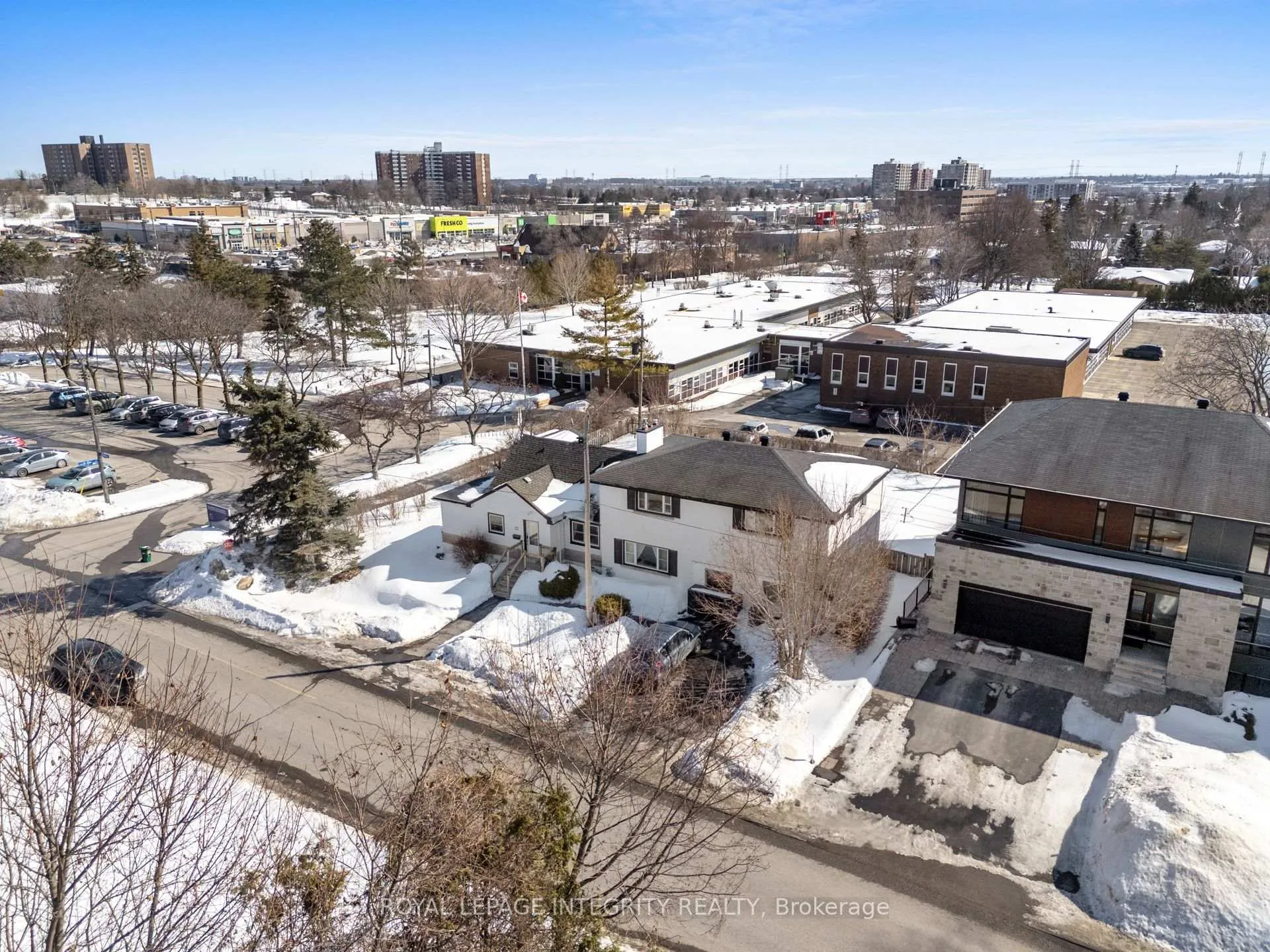 Photo 9 of 22 Rossland Avenue, Ottawa, Meadowlands/St. Claire Gardens — HOMEH