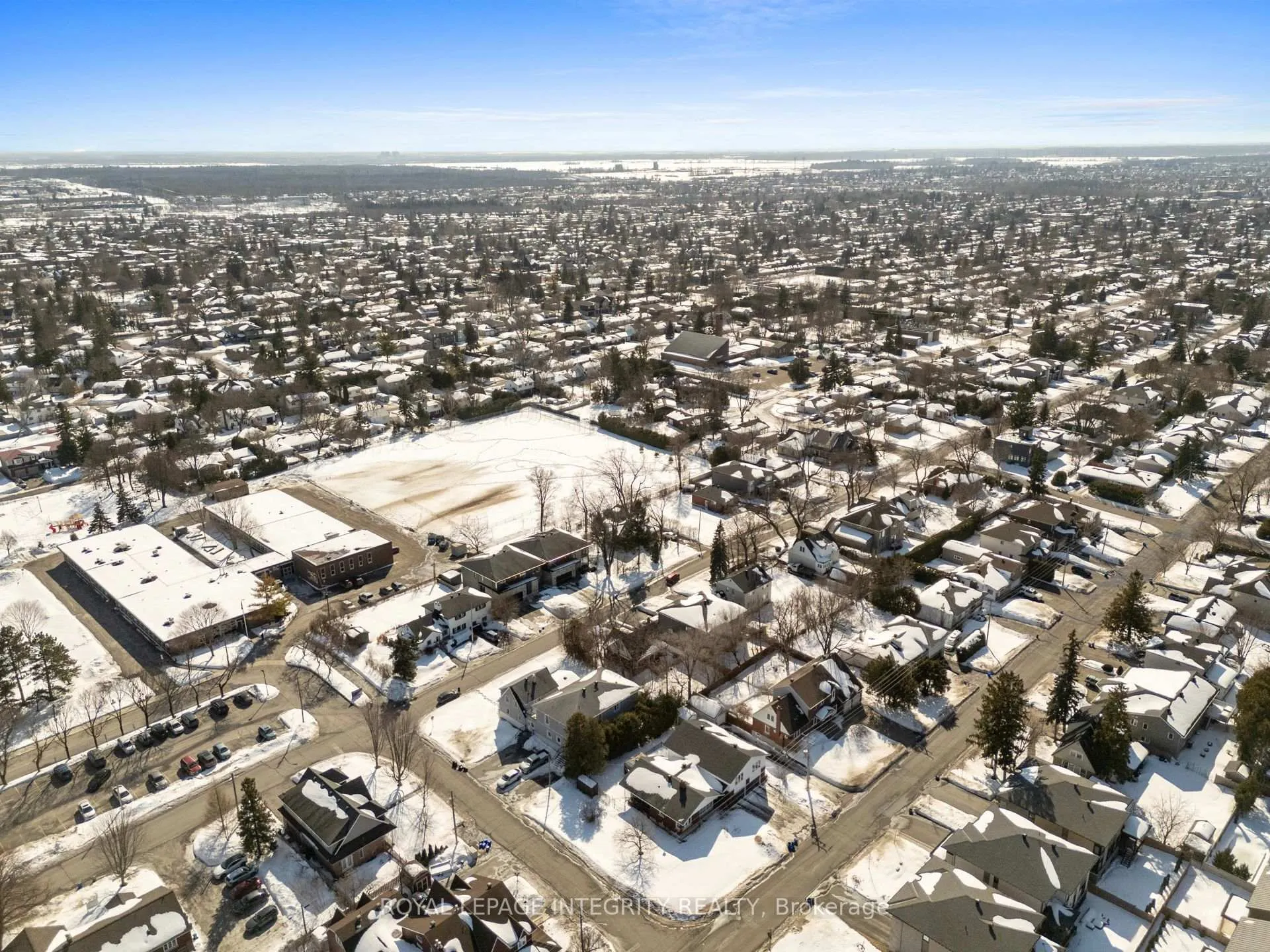 Photo 12 of 22 Rossland Avenue, Ottawa, Meadowlands/St. Claire Gardens — HOMEH