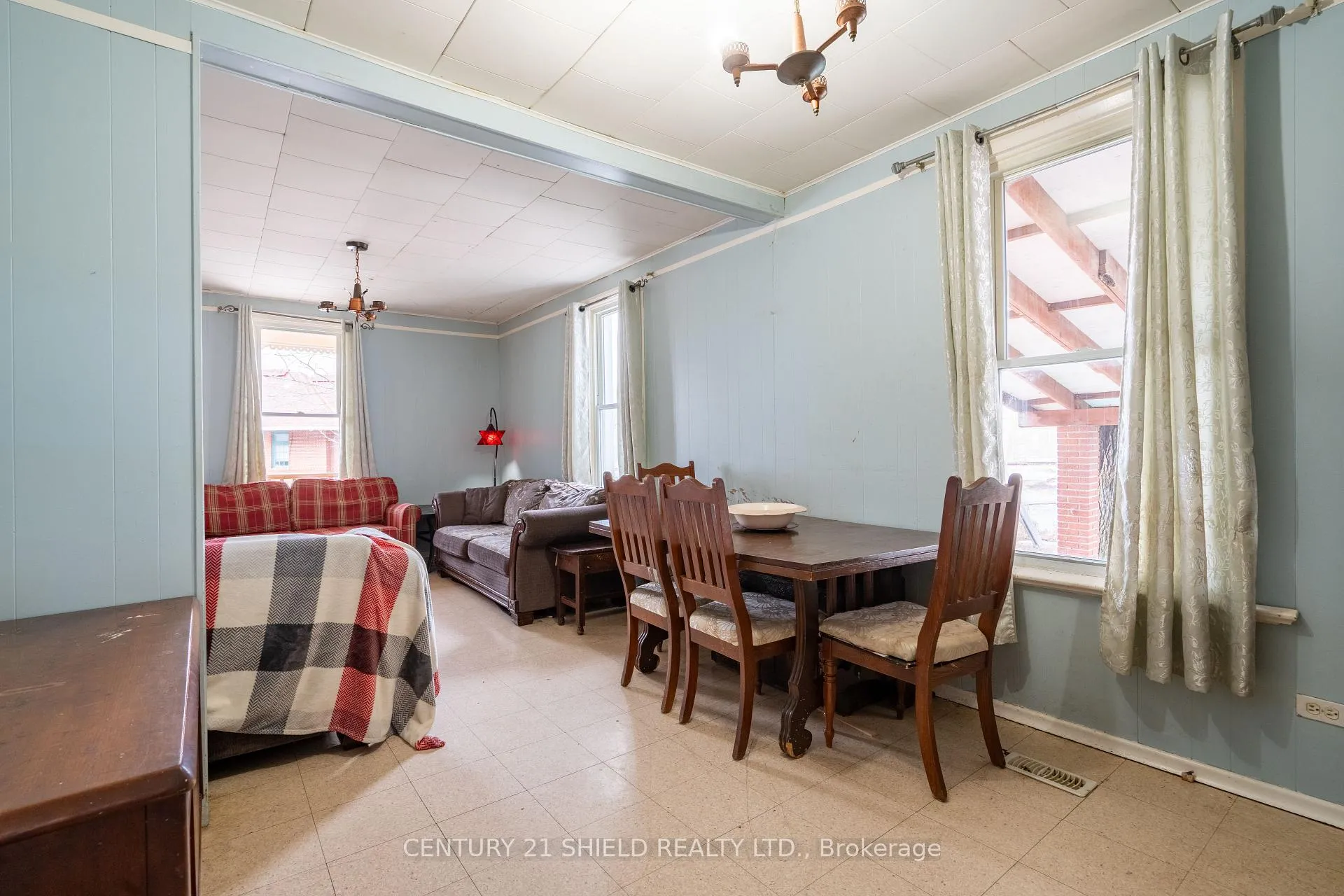 Photo 8 of 274 Bishop Street N, North Glengarry, Alexandria — HOMEH