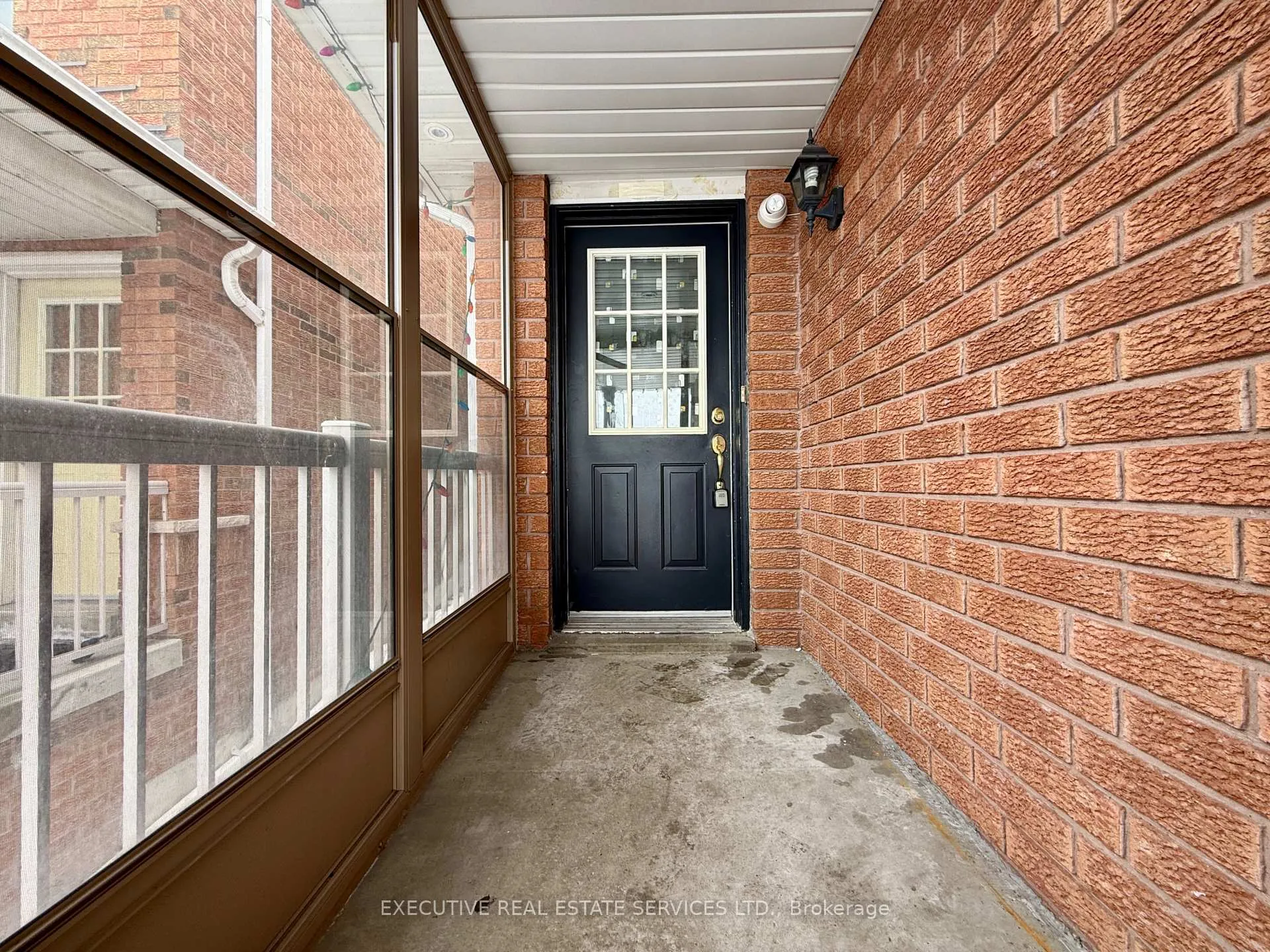 Photo 3 of 5 Condotti Drive, Vaughan, West Woodbridge — HOMEH