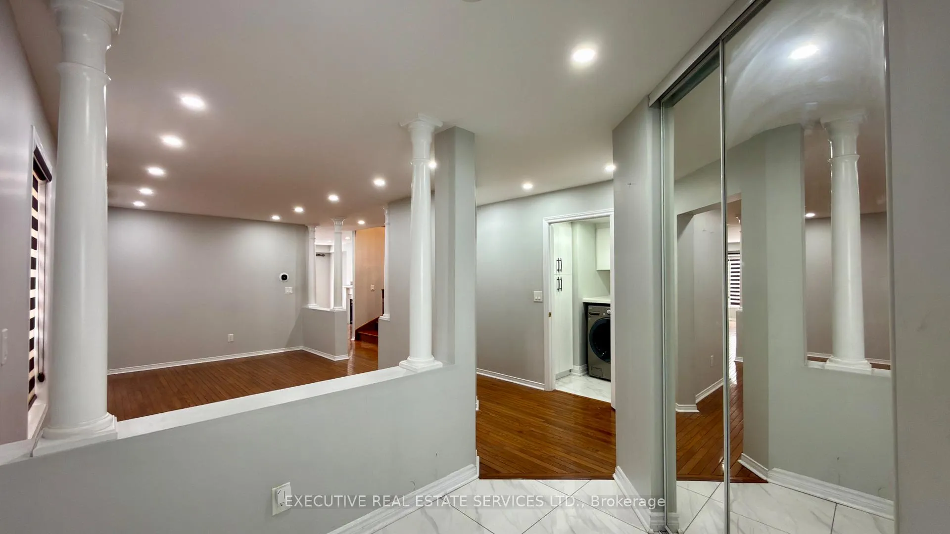 Photo 4 of 5 Condotti Drive, Vaughan, West Woodbridge — HOMEH