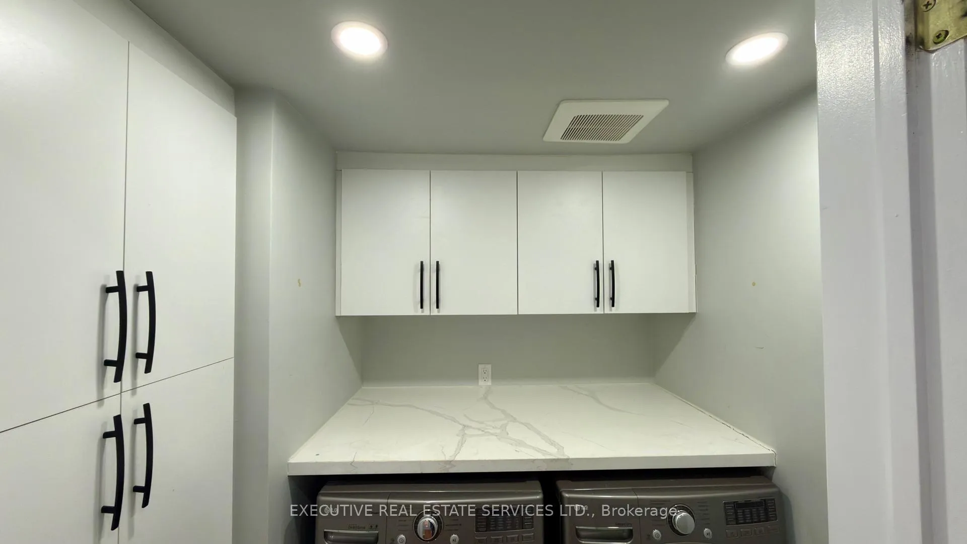 Photo 9 of 5 Condotti Drive, Vaughan, West Woodbridge — HOMEH