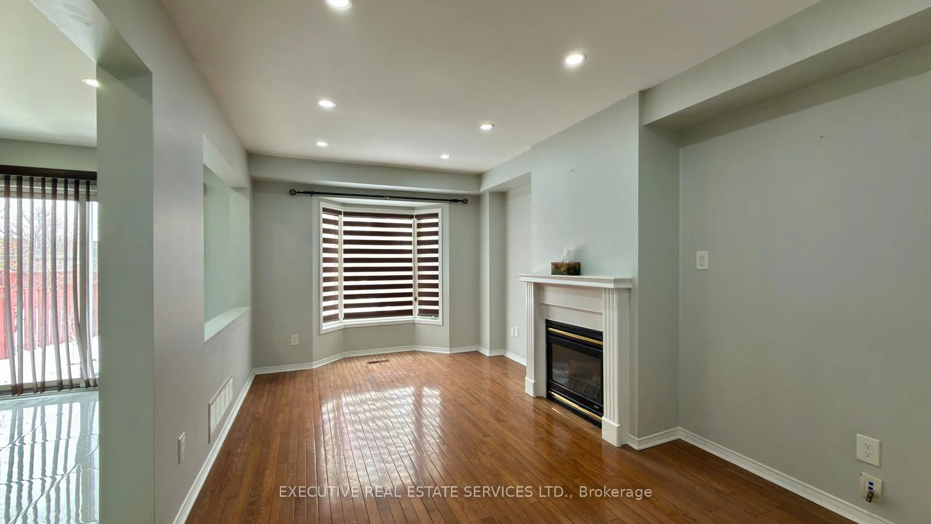 Photo 11 of 5 Condotti Drive, Vaughan, West Woodbridge — HOMEH
