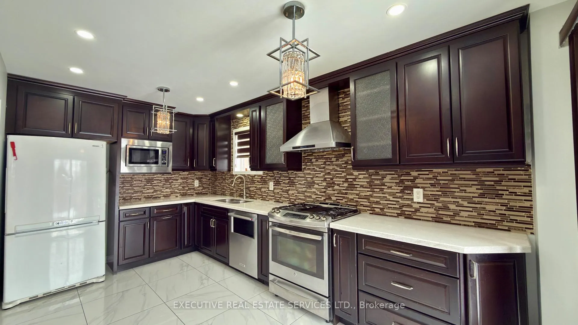 Photo 13 of 5 Condotti Drive, Vaughan, West Woodbridge — HOMEH