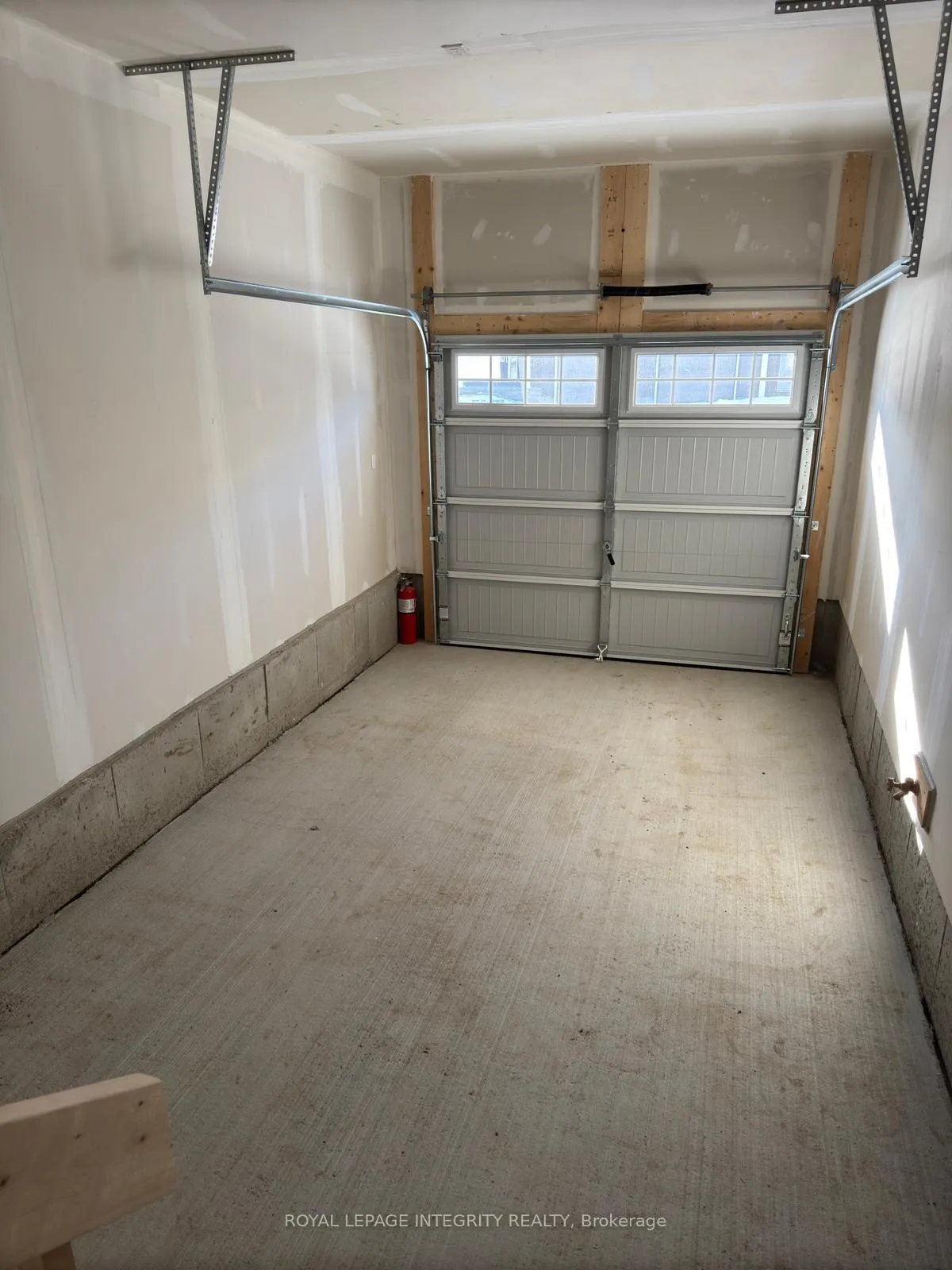 Photo 32 of 957 Seagrave Lane, Ottawa, Btwn Franktown Rd. & Fallowfield Rd. — HOMEH