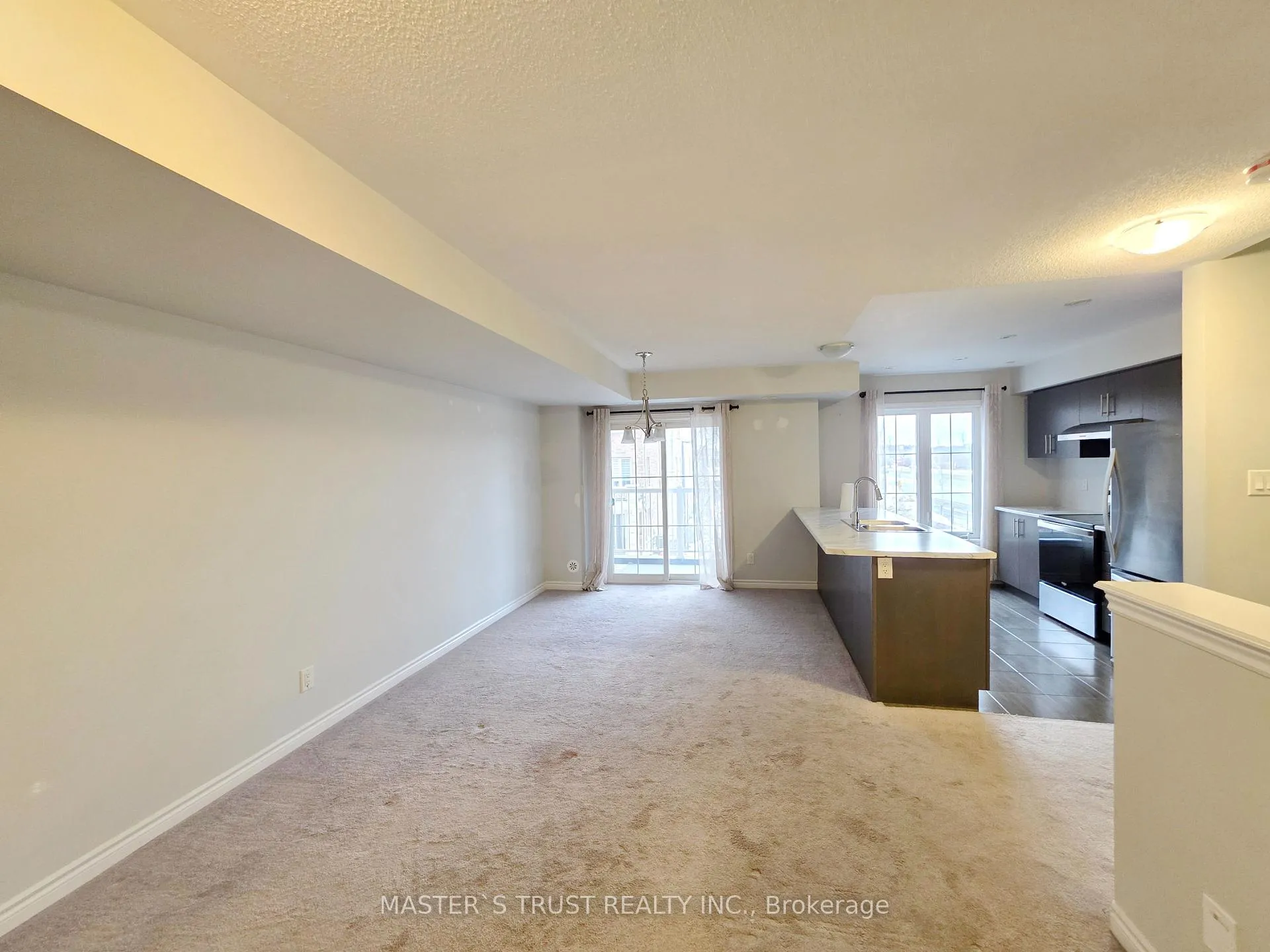 Photo 2 of 26 Mappin Way S, Whitby, Rolling Acres — HOMEH