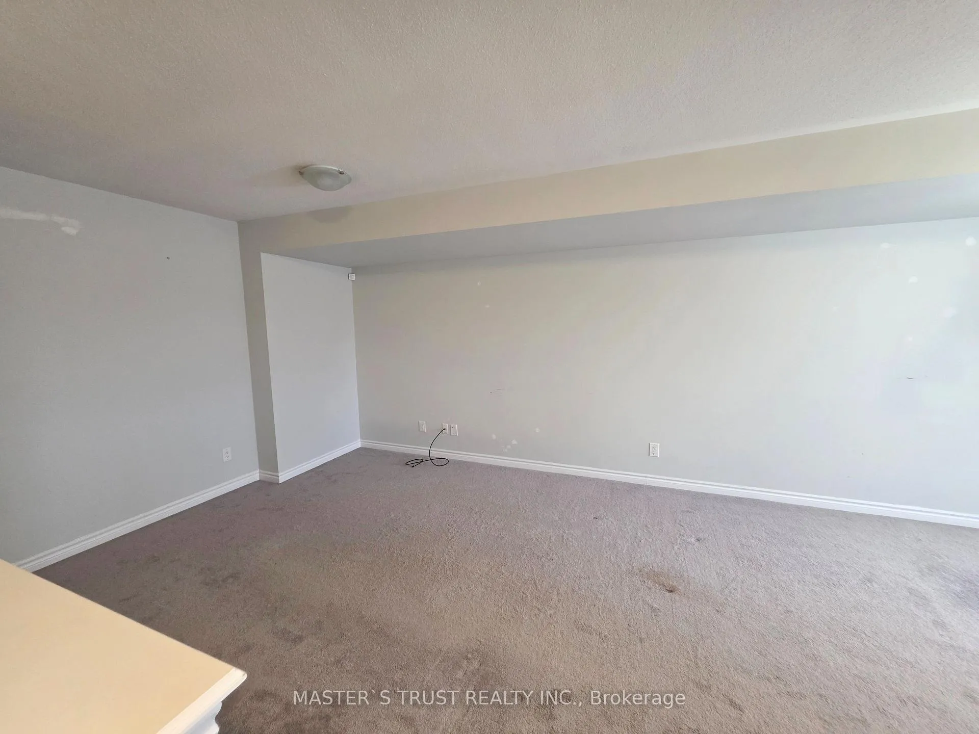 Photo 5 of 26 Mappin Way S, Whitby, Rolling Acres — HOMEH