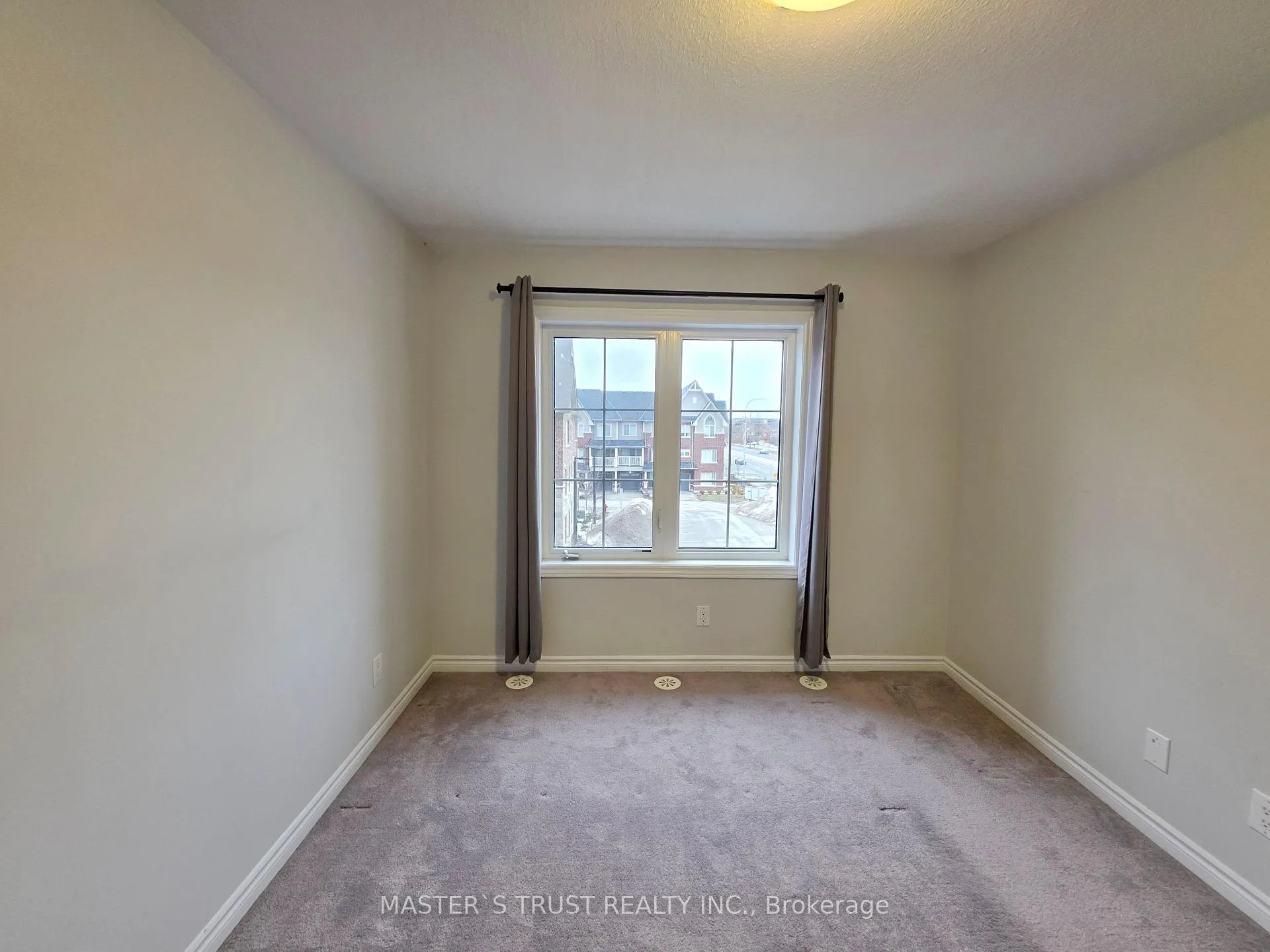 Photo 8 of 26 Mappin Way S, Whitby, Rolling Acres — HOMEH