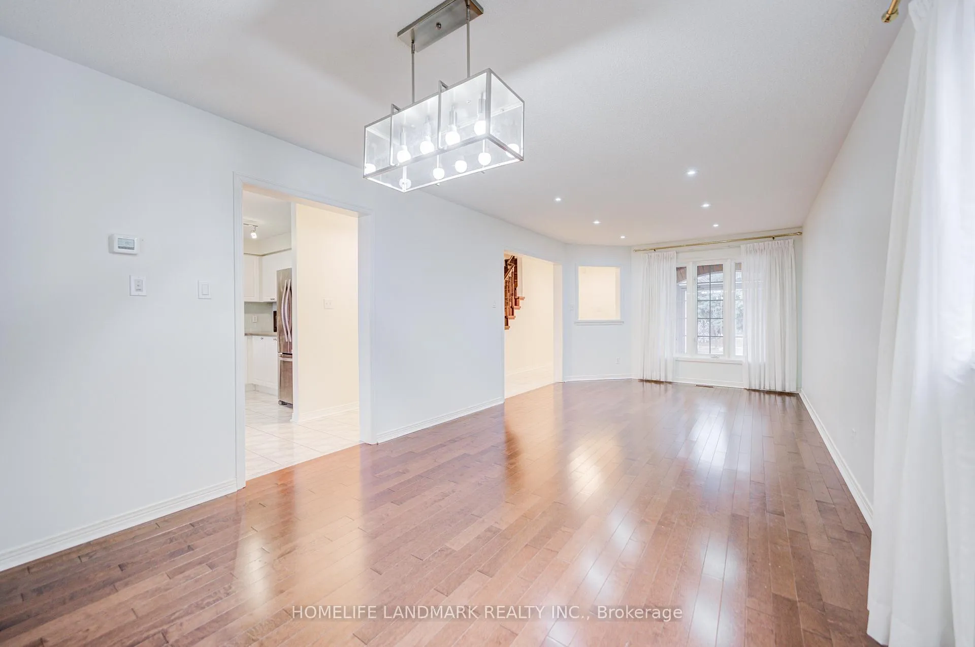 Photo 10 of 117 Halterwood Circle, Markham, Markville — HOMEH