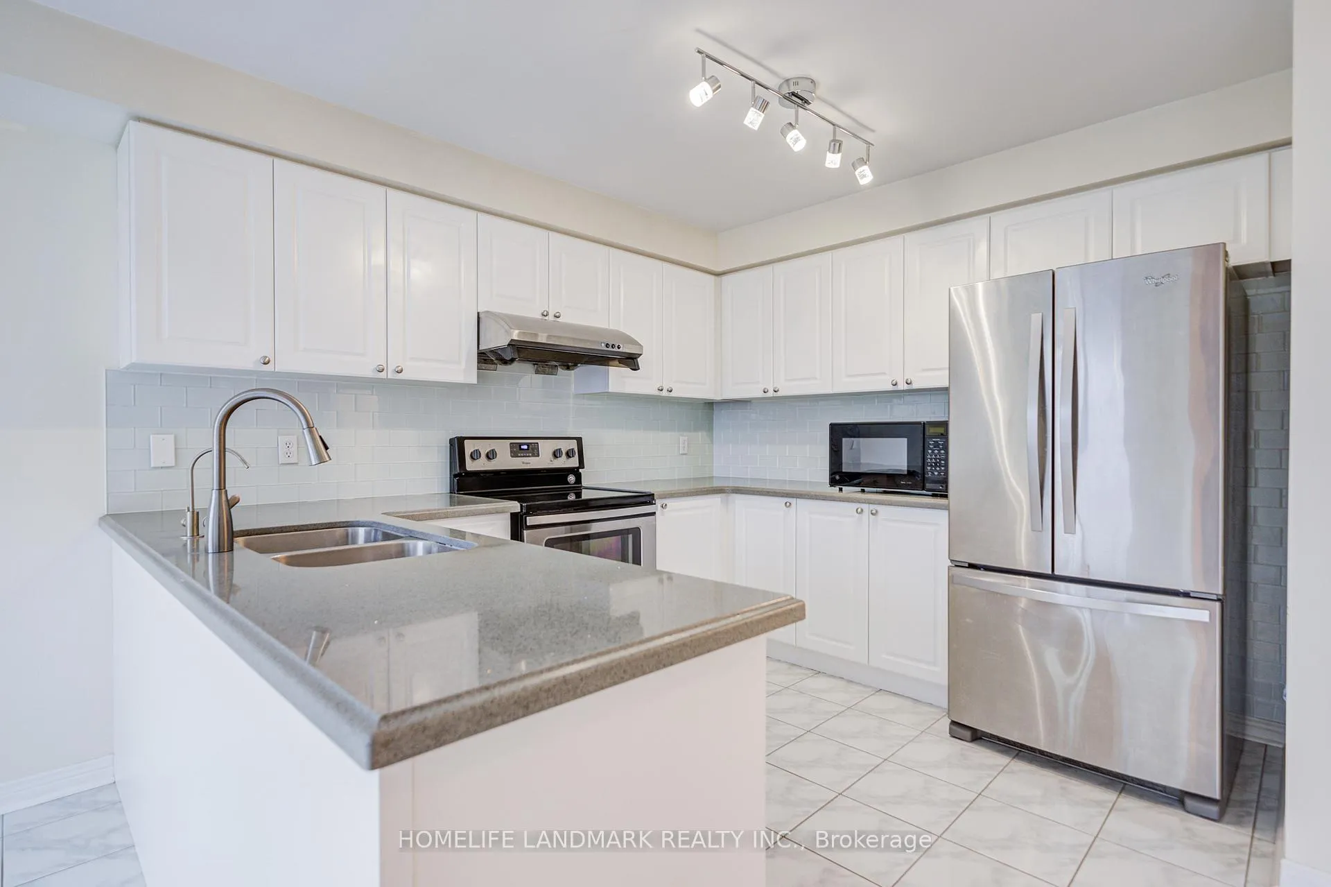 Photo 15 of 117 Halterwood Circle, Markham, Markville — HOMEH