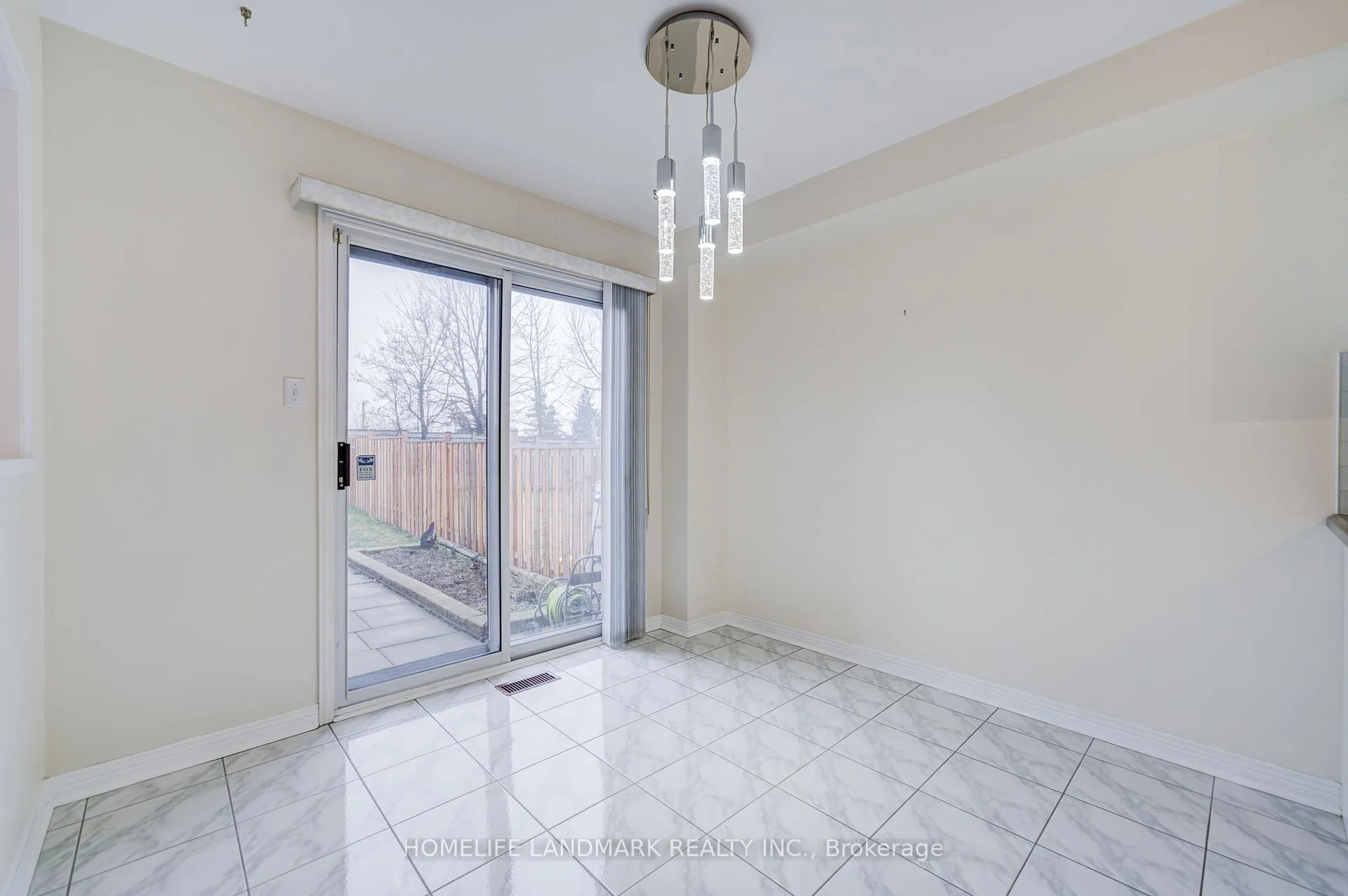 Photo 16 of 117 Halterwood Circle, Markham, Markville — HOMEH