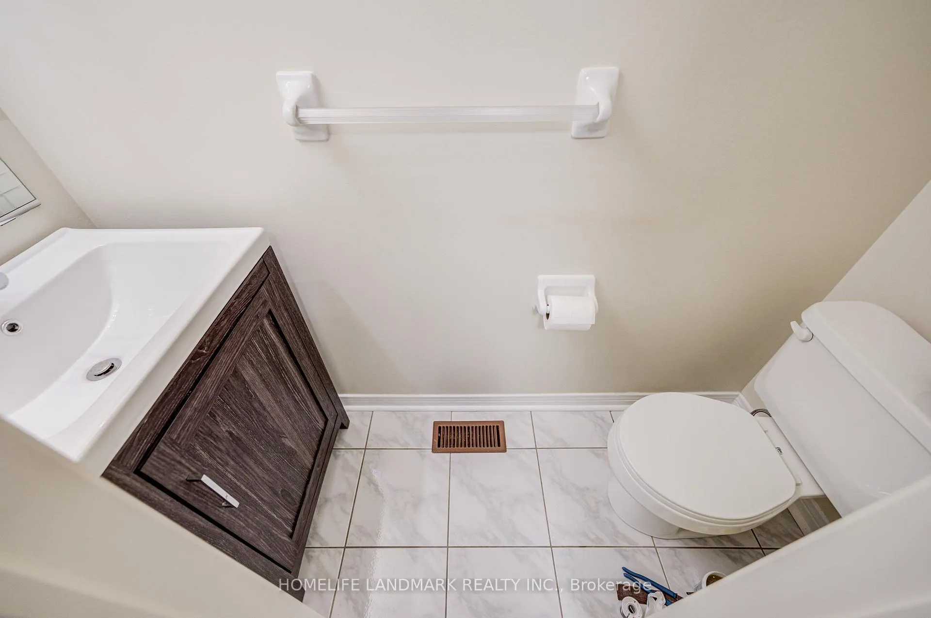 Photo 19 of 117 Halterwood Circle, Markham, Markville — HOMEH