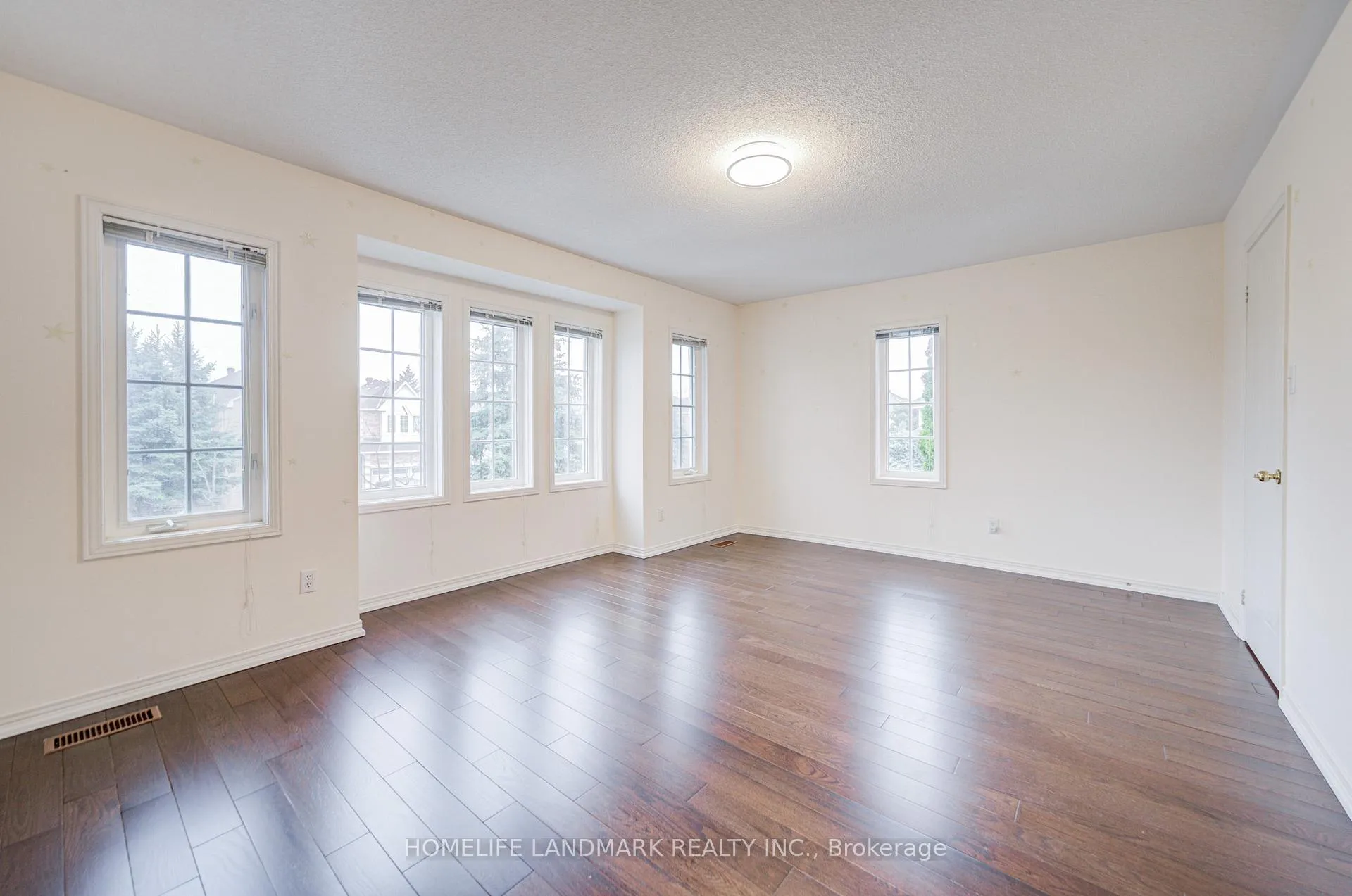 Photo 26 of 117 Halterwood Circle, Markham, Markville — HOMEH