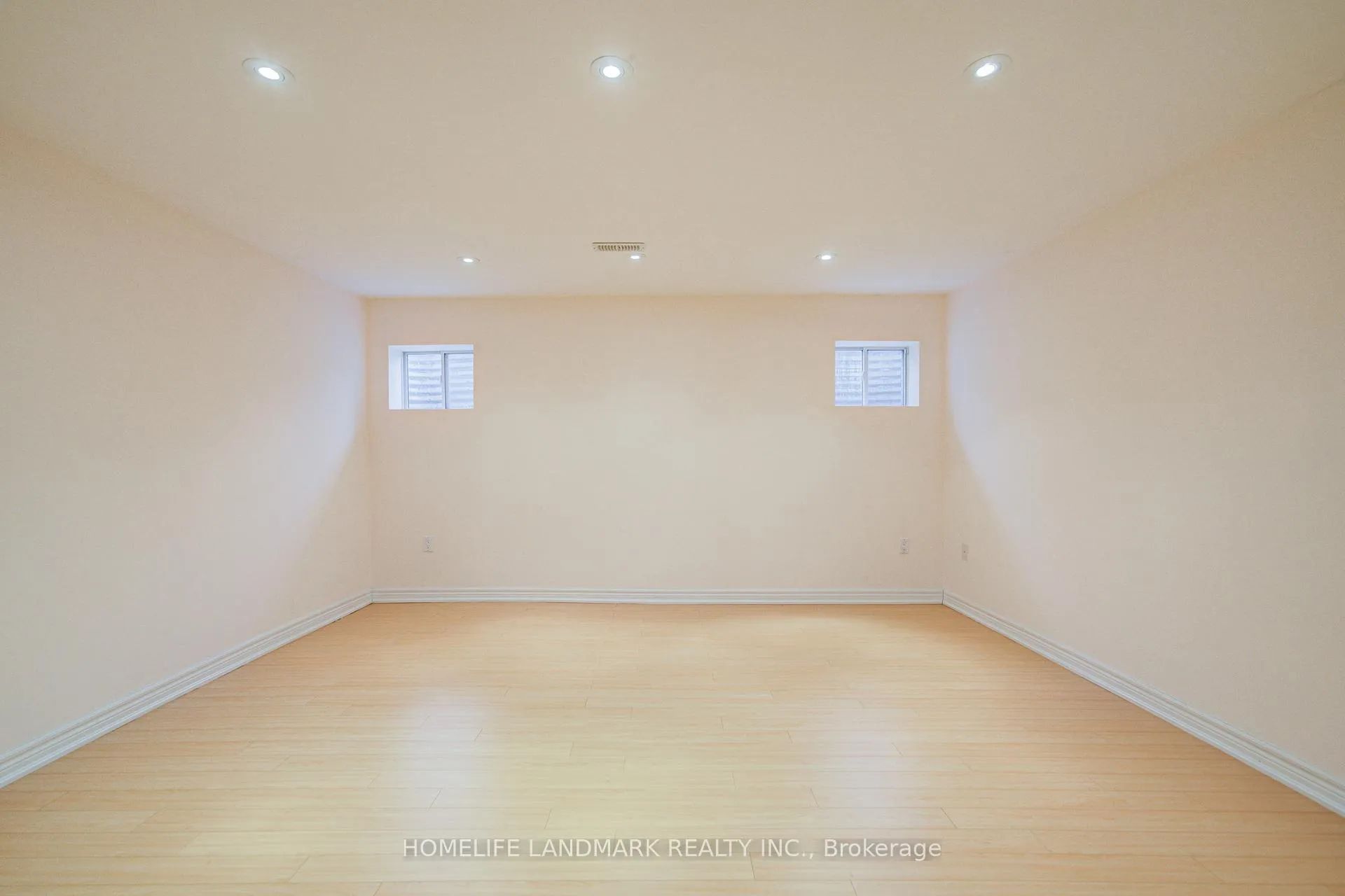 Photo 35 of 117 Halterwood Circle, Markham, Markville — HOMEH