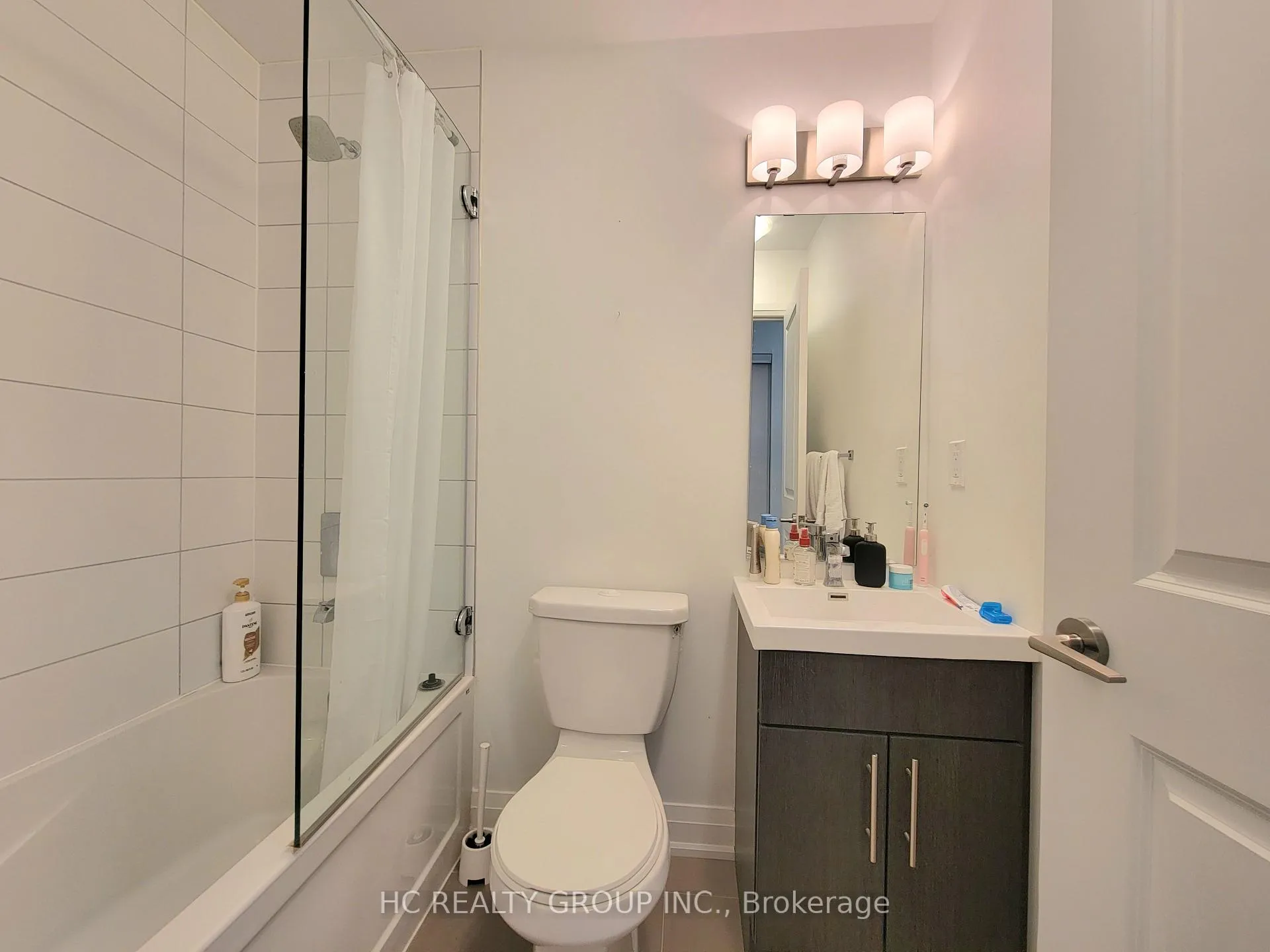 Photo 10 of Unit 38, 780 Sheppard Avenue E, North York, Bayview Village — HOMEH