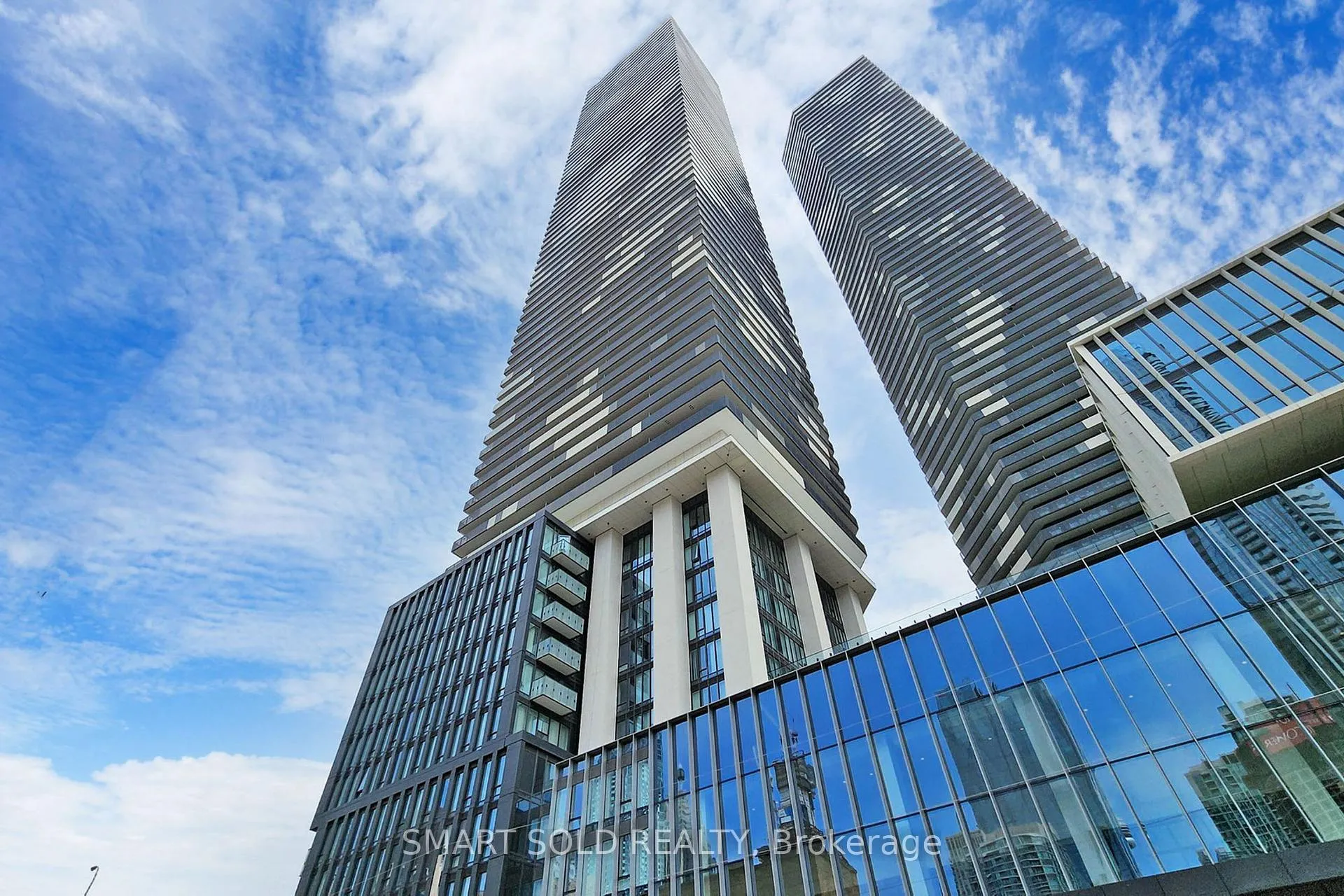 Front of Unit 7202, 55 Cooper Street