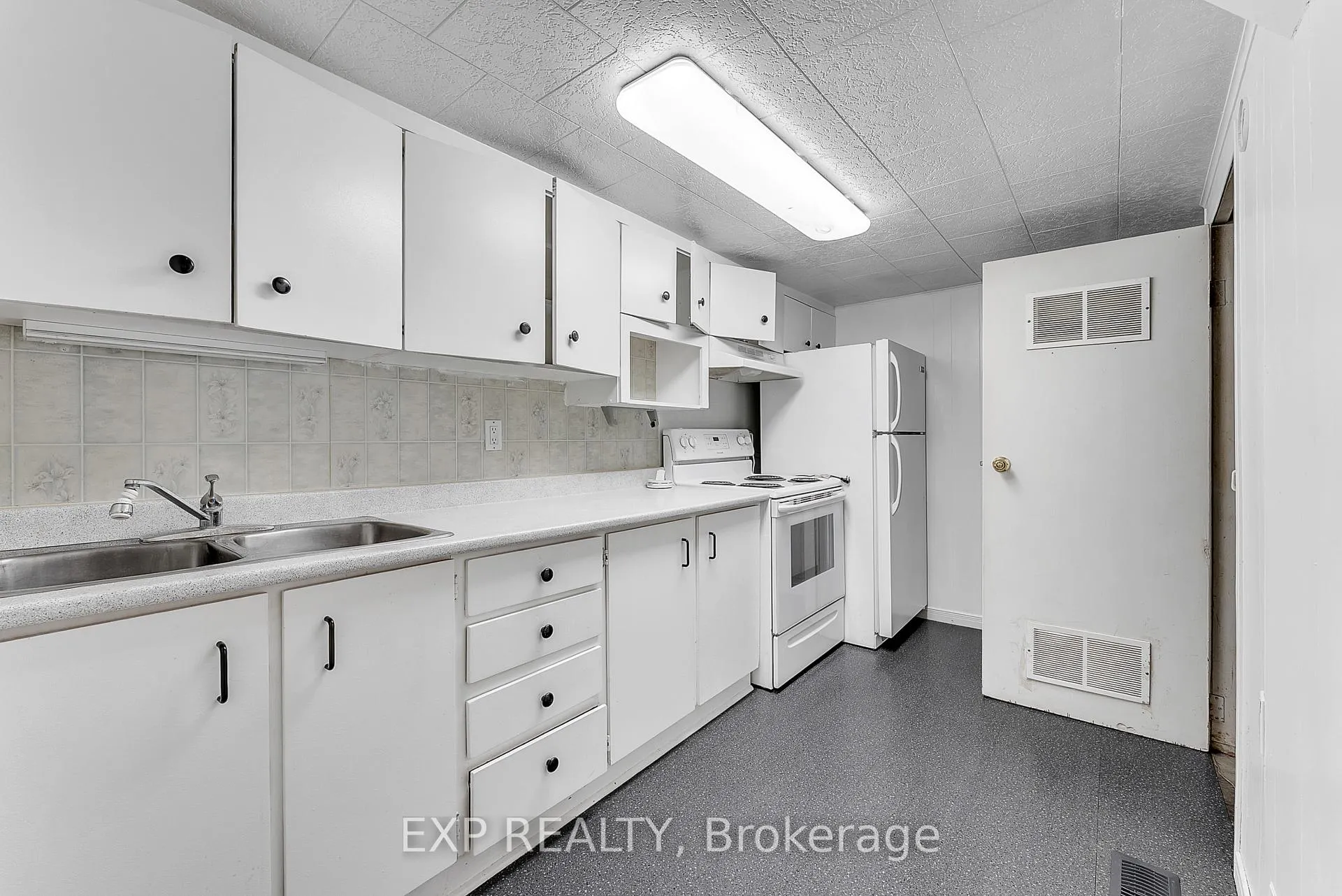 Photo 19 of 155 Frankford Road, Stirling-Rawdon, Stirling Ward — HOMEH