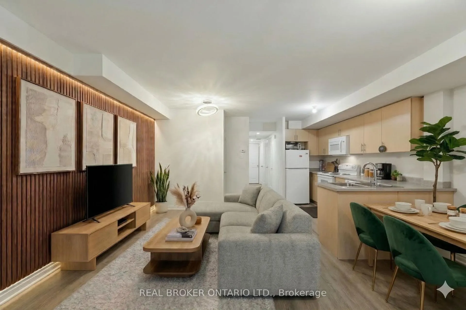 Photo 5 of Unit 92, 37 Four Winds Drive, North York, York University Heights — HOMEH