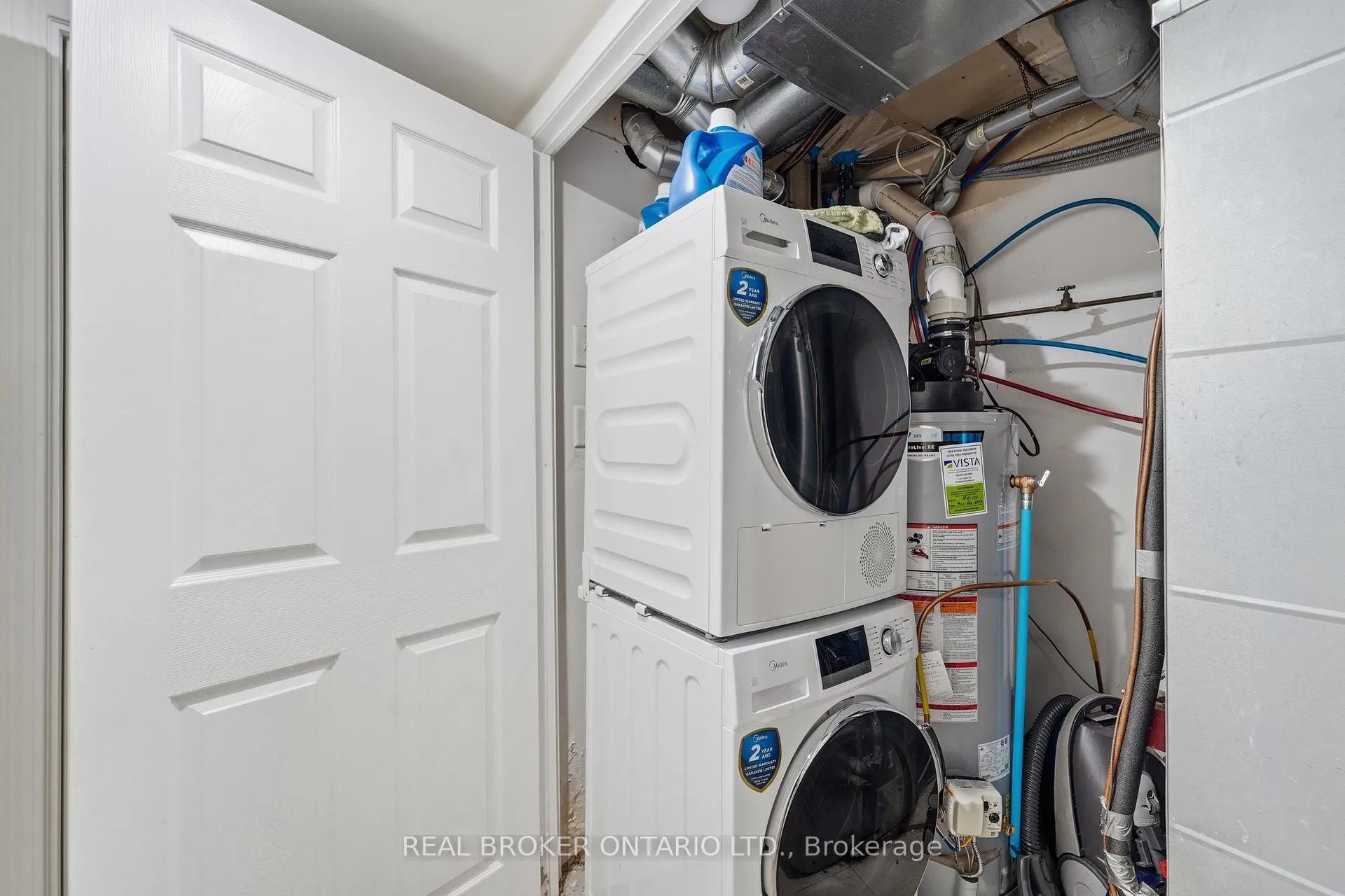 Photo 12 of Unit 92, 37 Four Winds Drive, North York, York University Heights — HOMEH